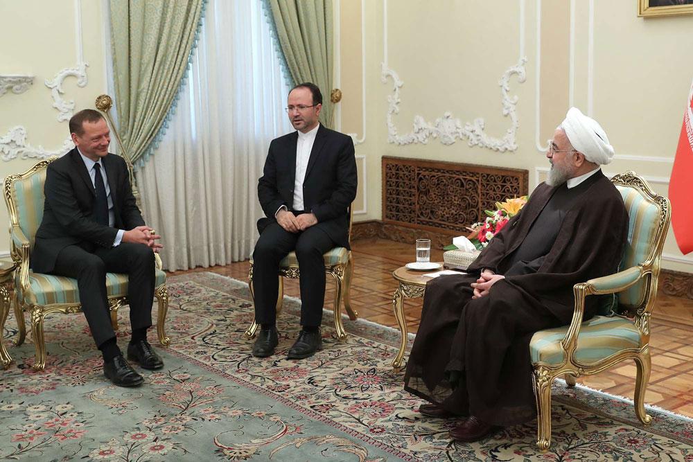 مستشار الرئيس الفرنسي ايمانويل بون يلتقي الرئيس الايراني حسن روحاني