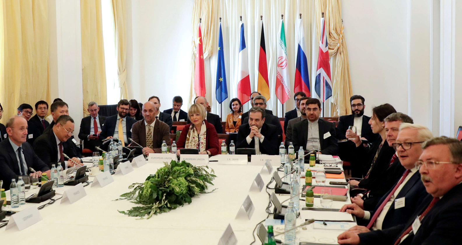طهران تصعد في اجتماع فيينا ملوحة بانتهاكات اضافية للاتفاق النووي