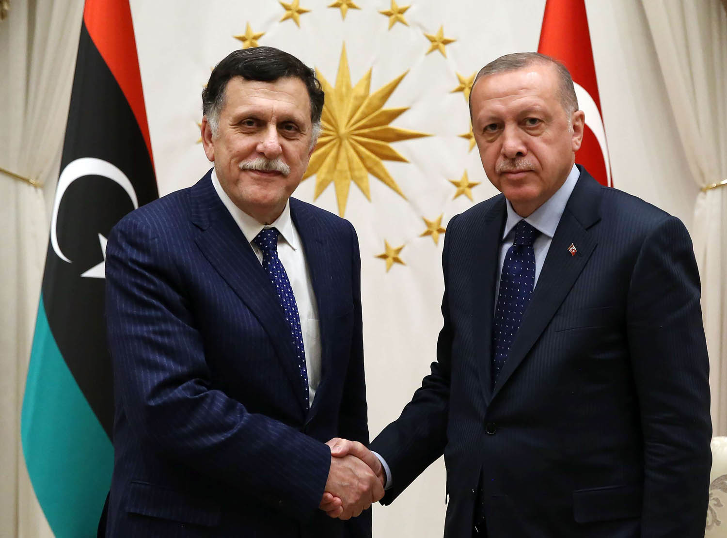 الرئيس التركي رجب طيب أردوغان يستقبل رئيس حكومة الوفاق في ليبيا فايز السراج