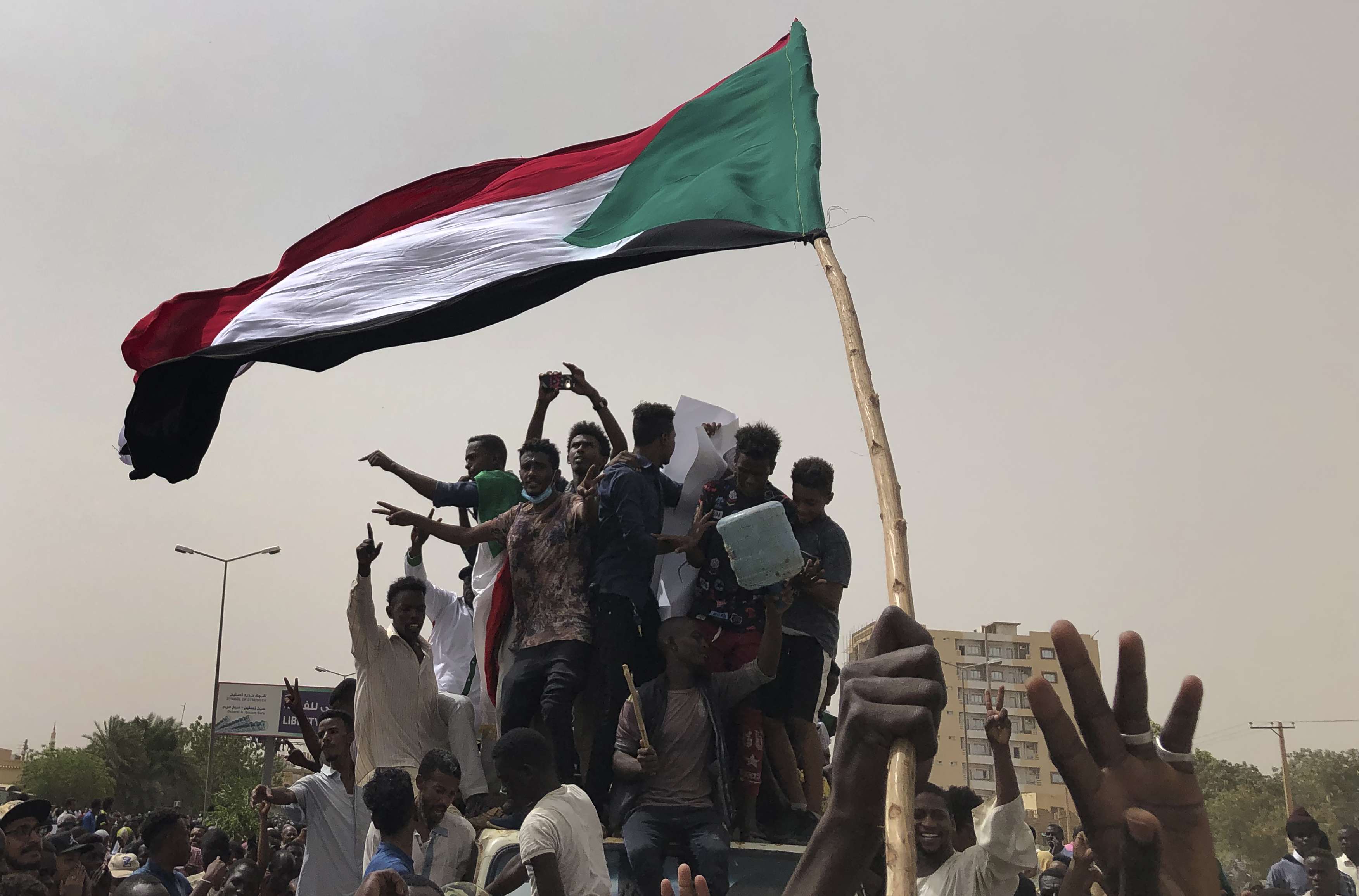 السودانيون يحتفلون بالاتفاق