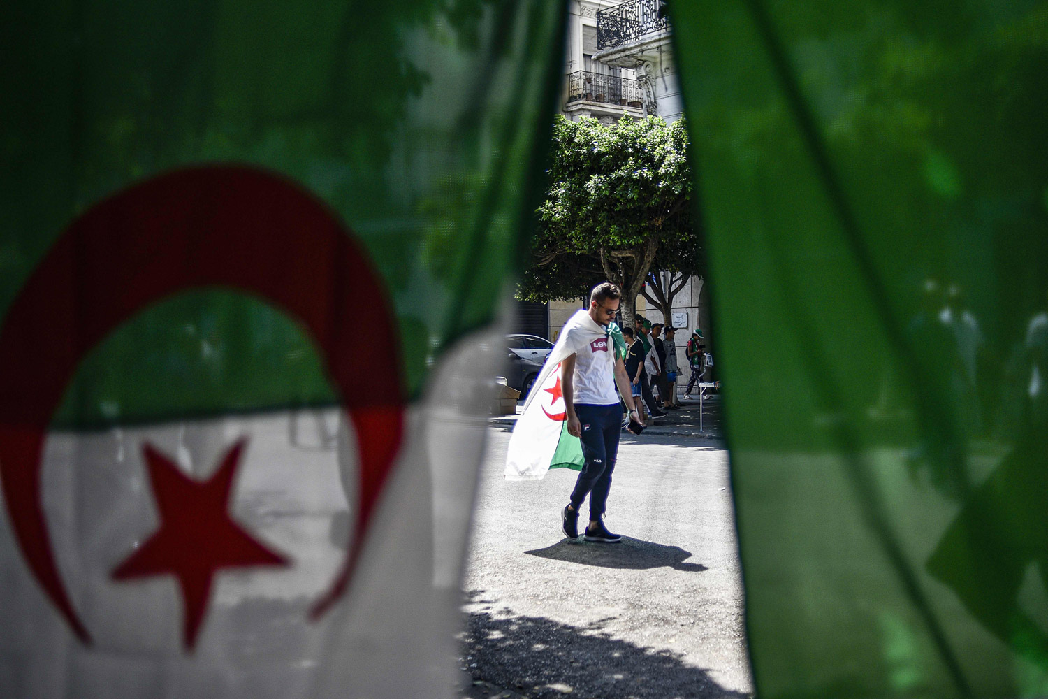 الجزائريون متمسكون باستكمال مسار الحرية