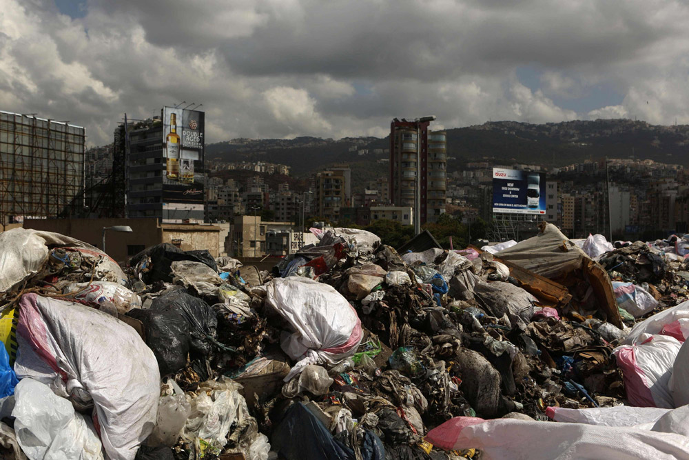 النفايات تحاصر بيروت 