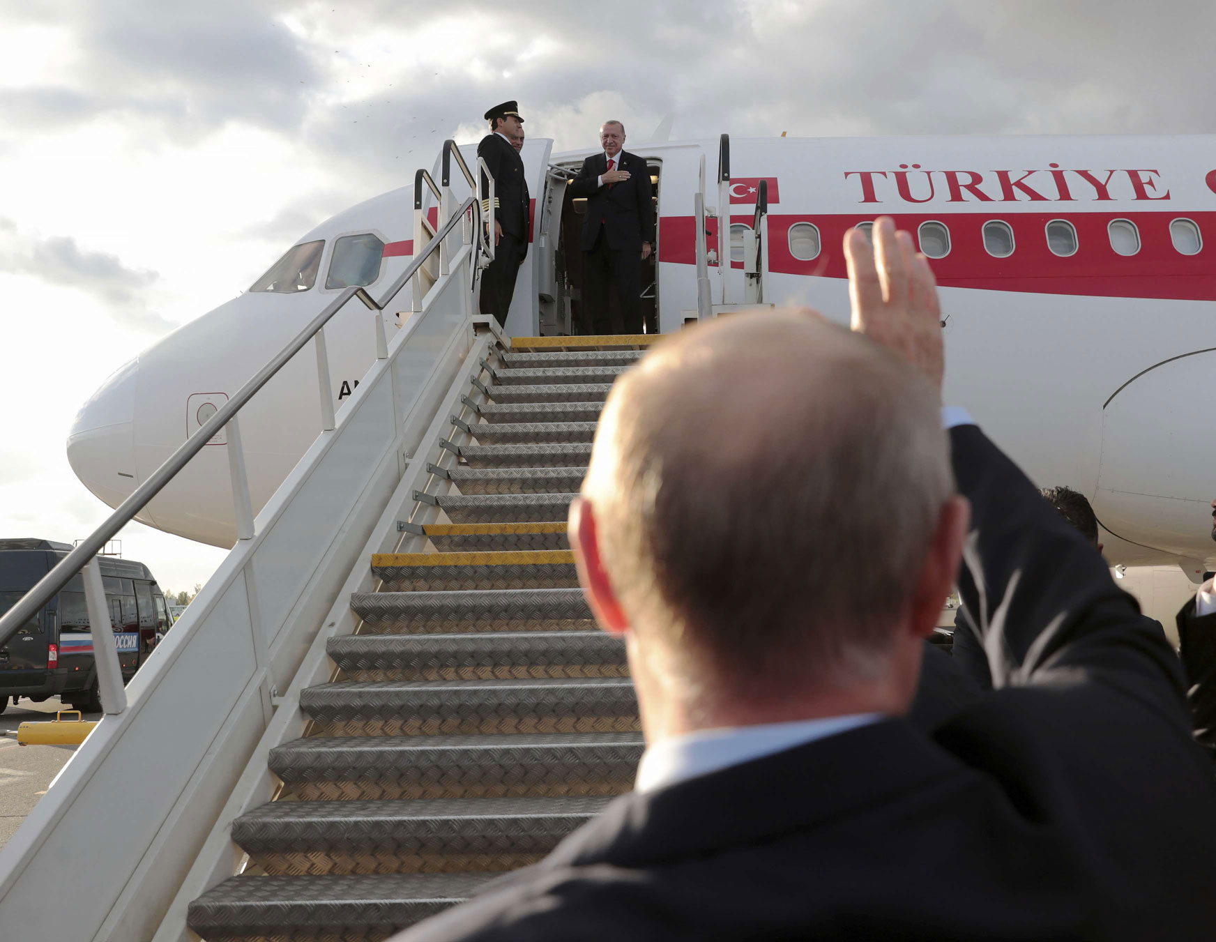 بوتين في وداع أردوغان: المصالح أبعد من تفاهمات سوتشي حول ادلب