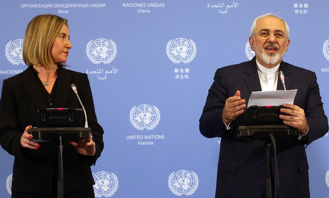 وزير الخارجية الايراني جواد ظريف ووزيرة خارجية الاتحاد الاوروبي فيديريكا موغيريني 