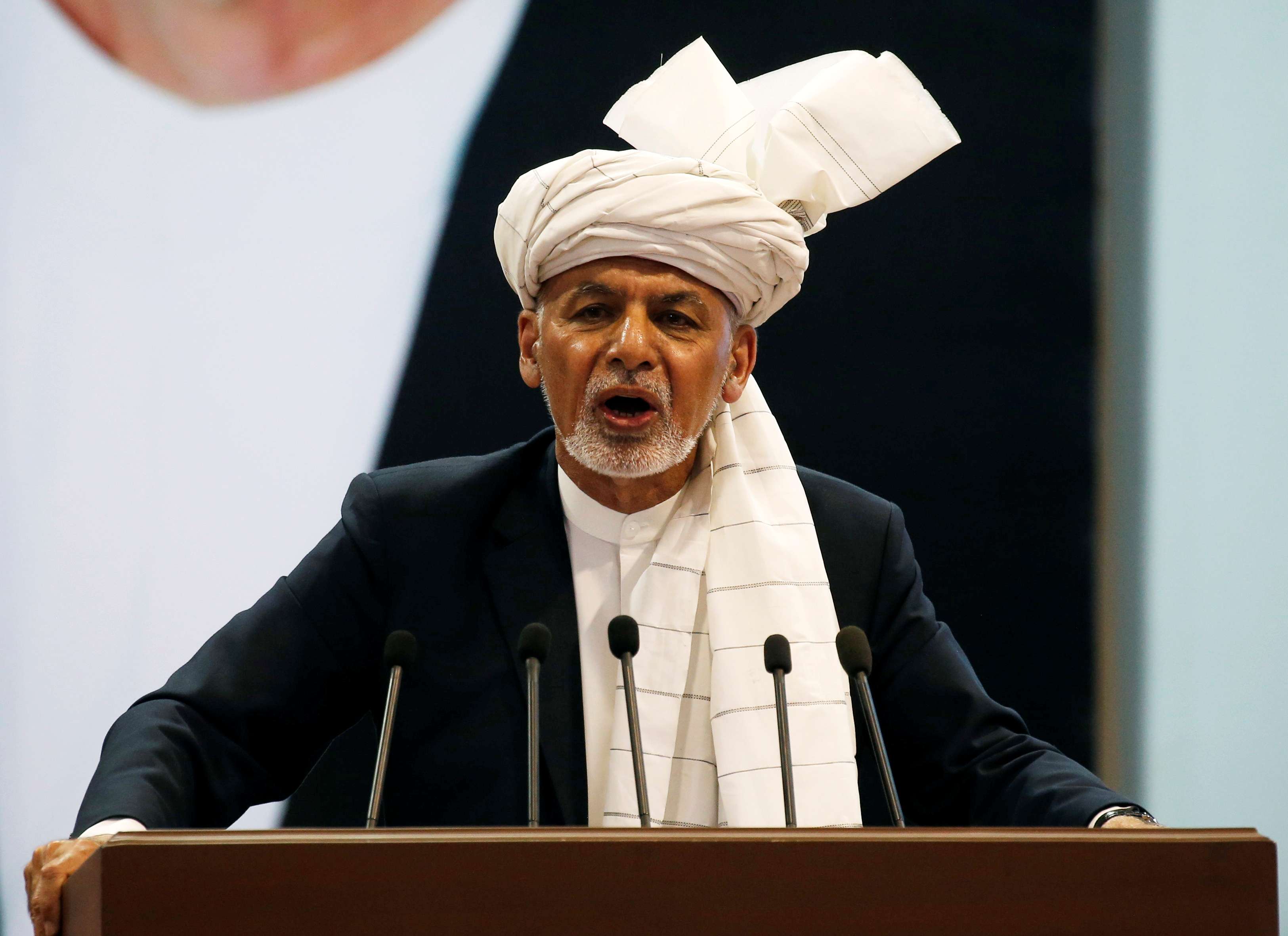 الرئيس الأفغاني: نريد جمهورية لا إمارة