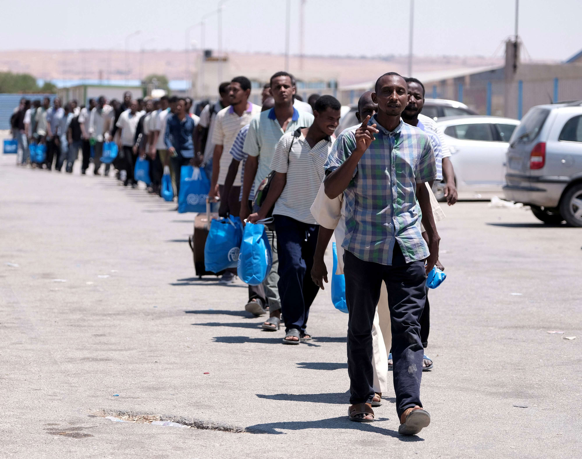 احتجاز وايواء المهاجرين في ليبيا معضلة تثقل على حكومة الوفاق الليبية