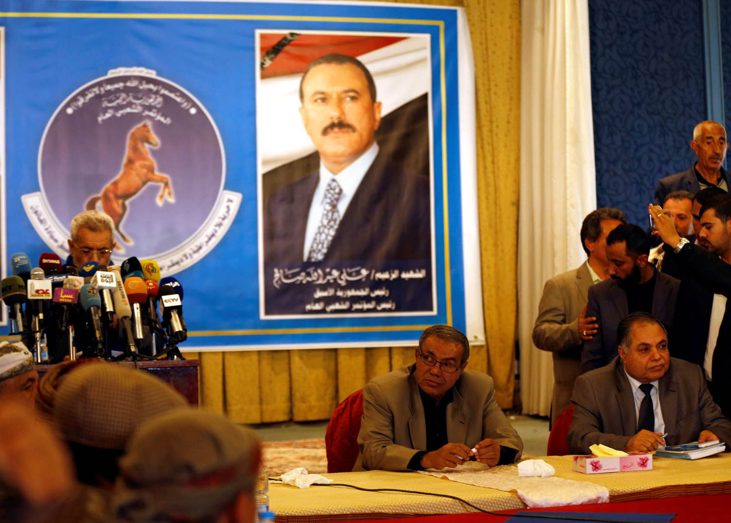 اعضاء في المؤتمر الشعبي العام يؤبنون الرئيس اليمني السابق علي عبدالله صالح