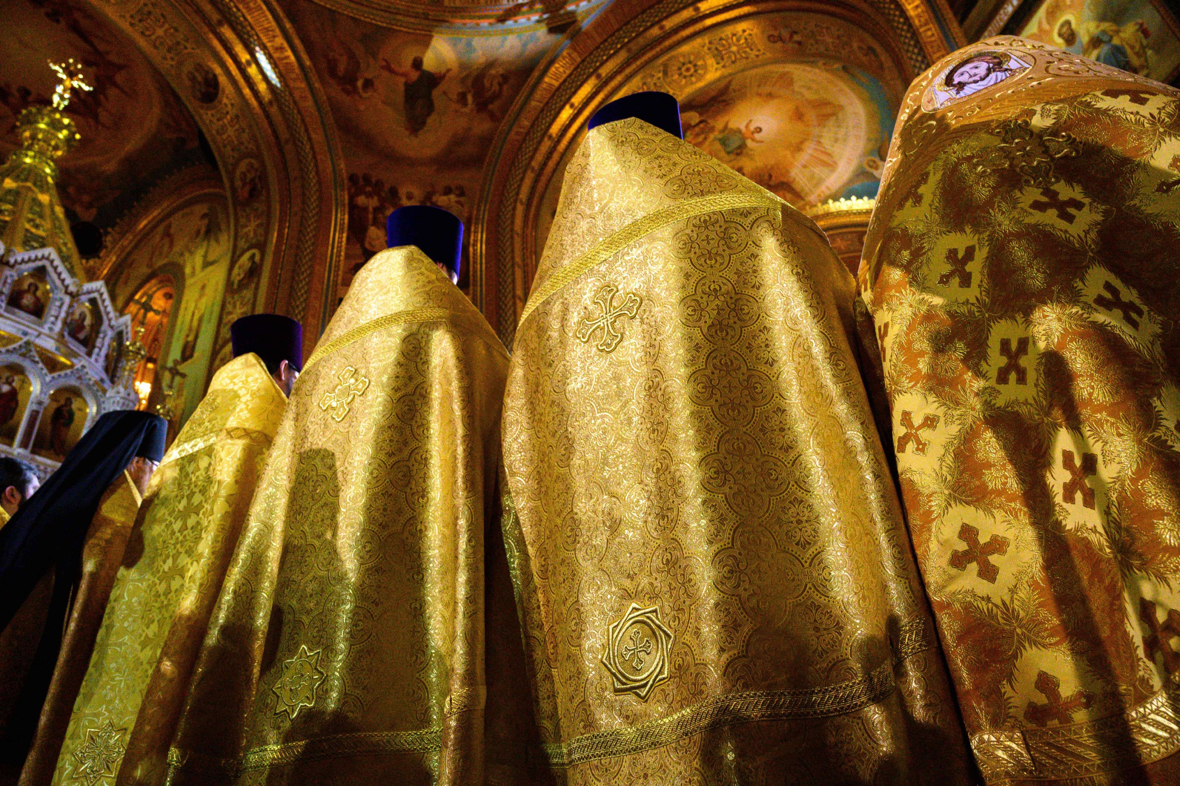 رجال دين روسيون يعلنون دعهم للمتضاهرين 