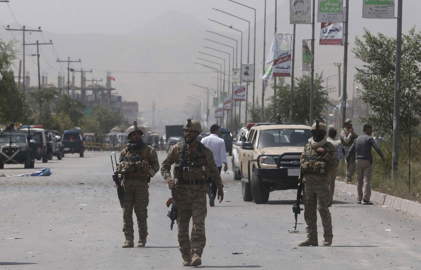 أفغانستان تنفتح على حل سلمي يبدو بعيد المنال مع استمرار موجة عنف دموية