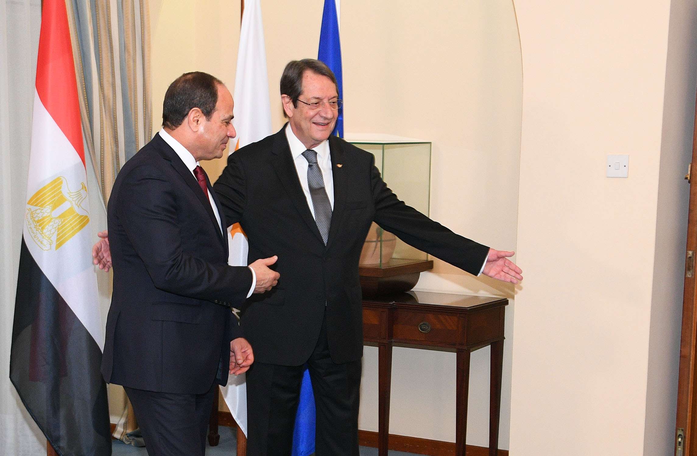 قبرص تعمل على تعزيز علاقاتها العسكرية مع دول المنطقة لمواجهة التهديدات التركية