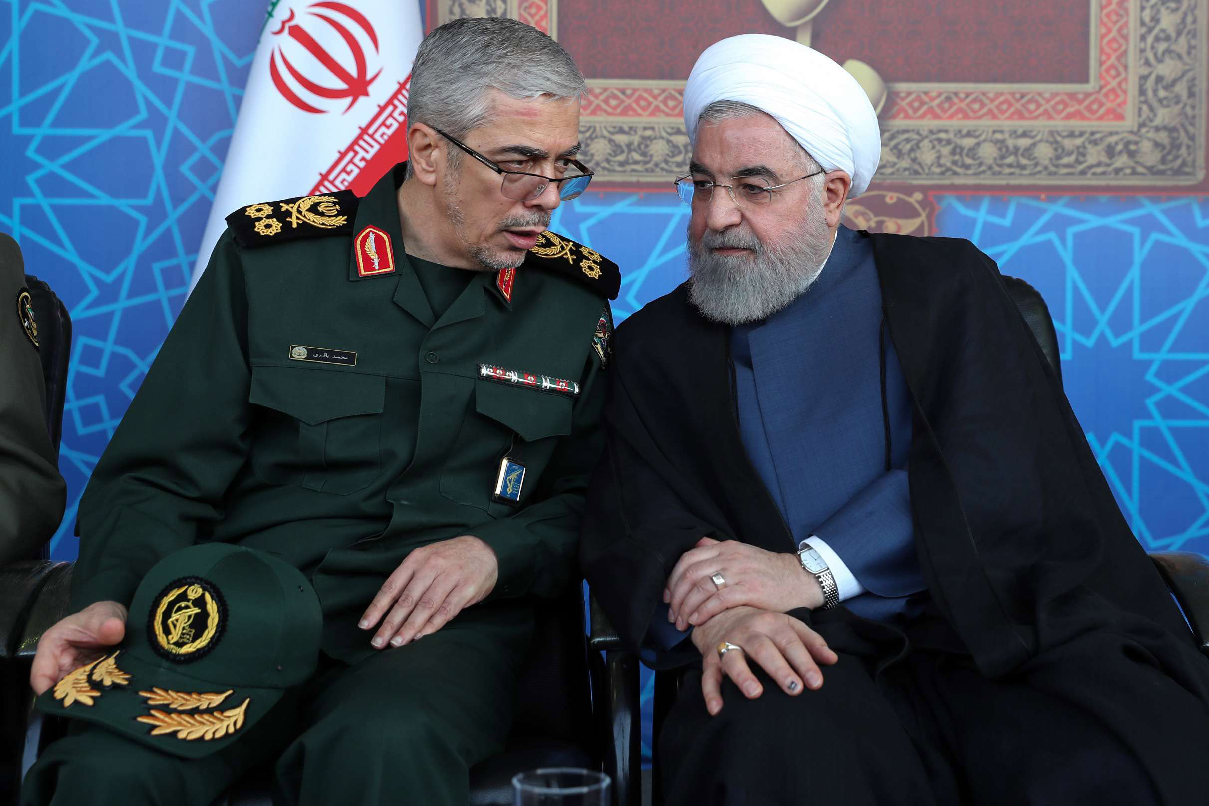 روحاني يطلع على الاستشارات العسكرية من باقري