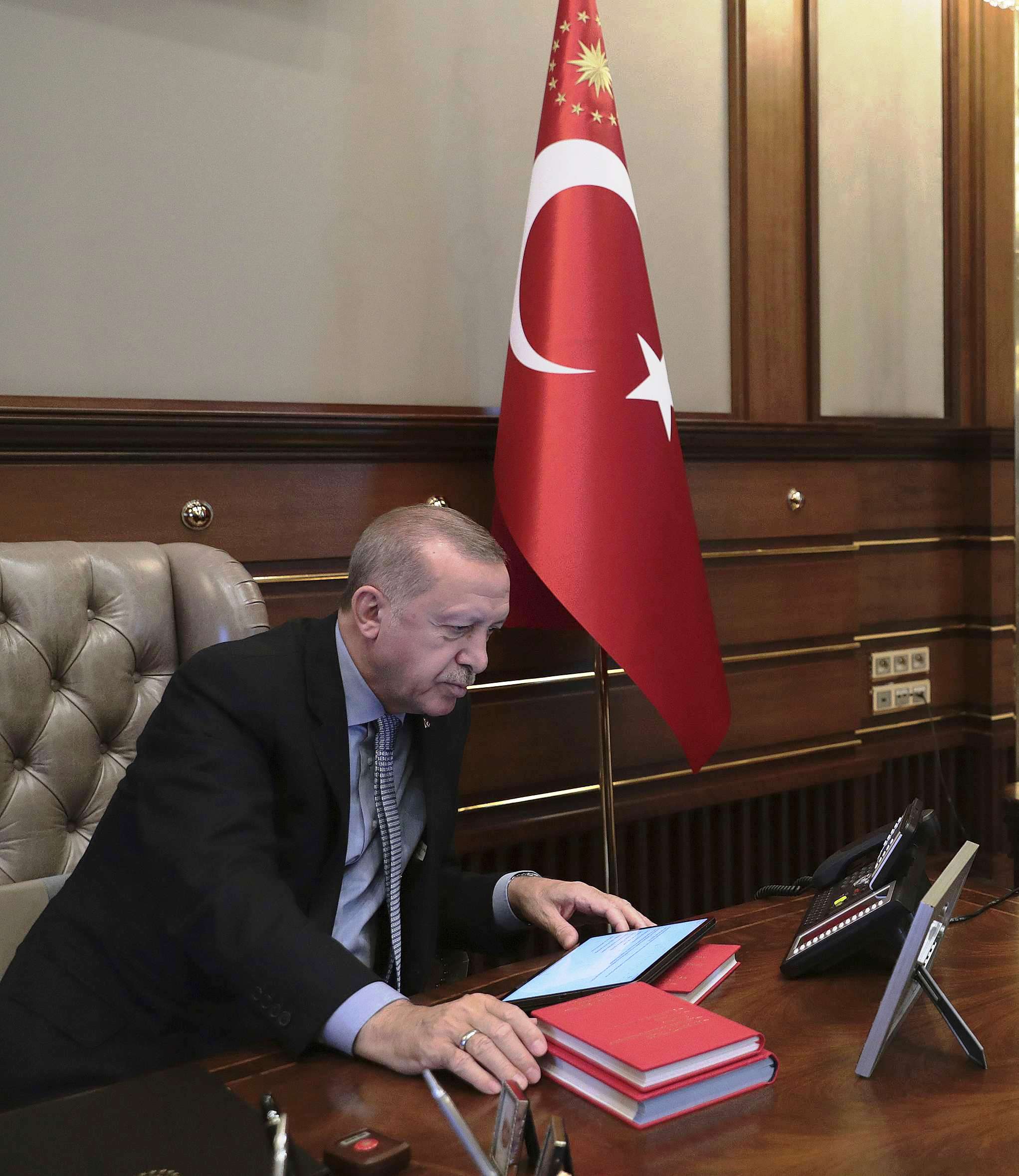 أردوغان يخوض مغامرة عسكرية ستكون عواقبها وخيمة على الاقتصاد التركي المتعثر أصلا