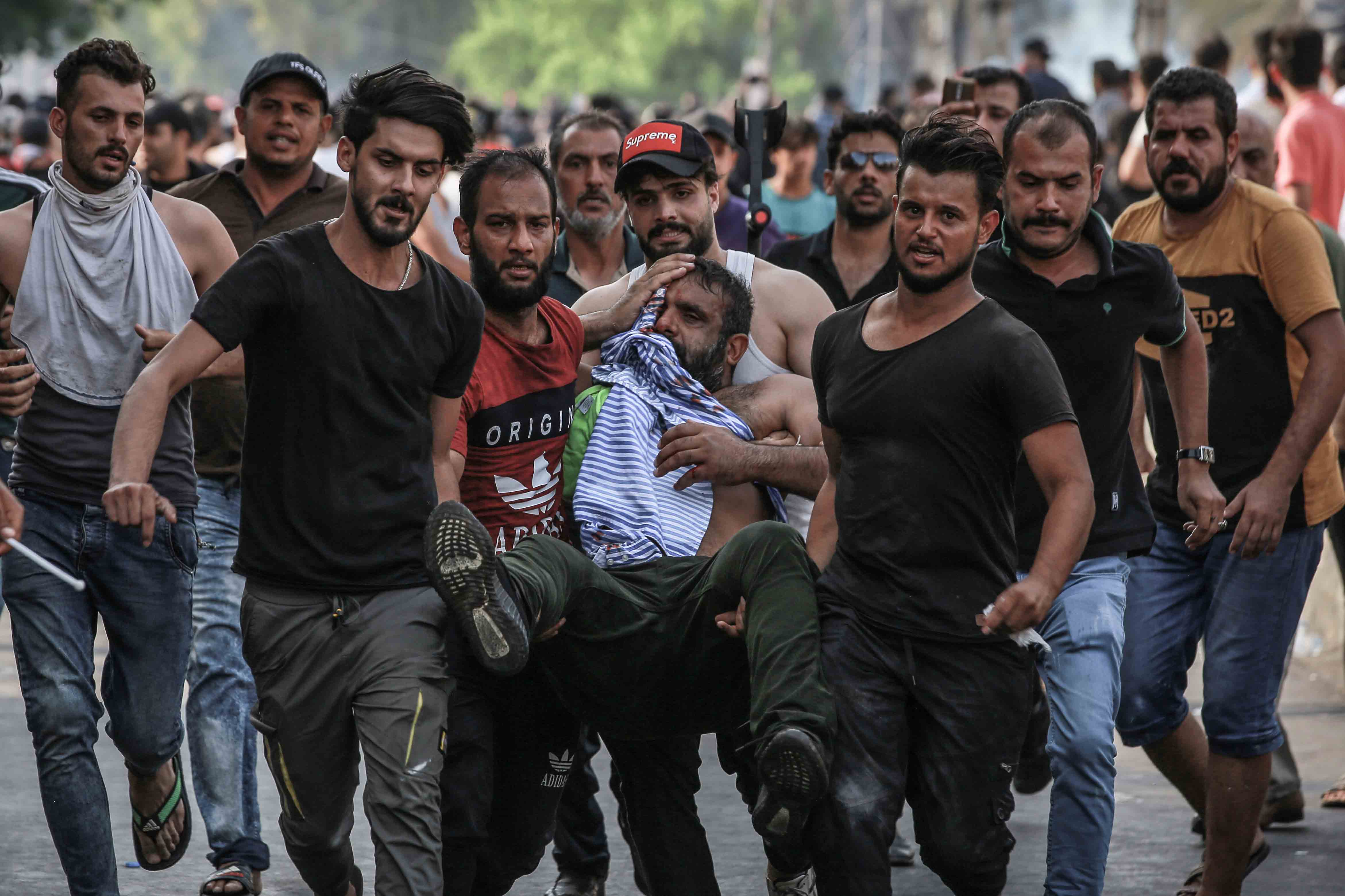 أكثر من 100 متظاهر عراقي قتلوا في الاجتجاجات