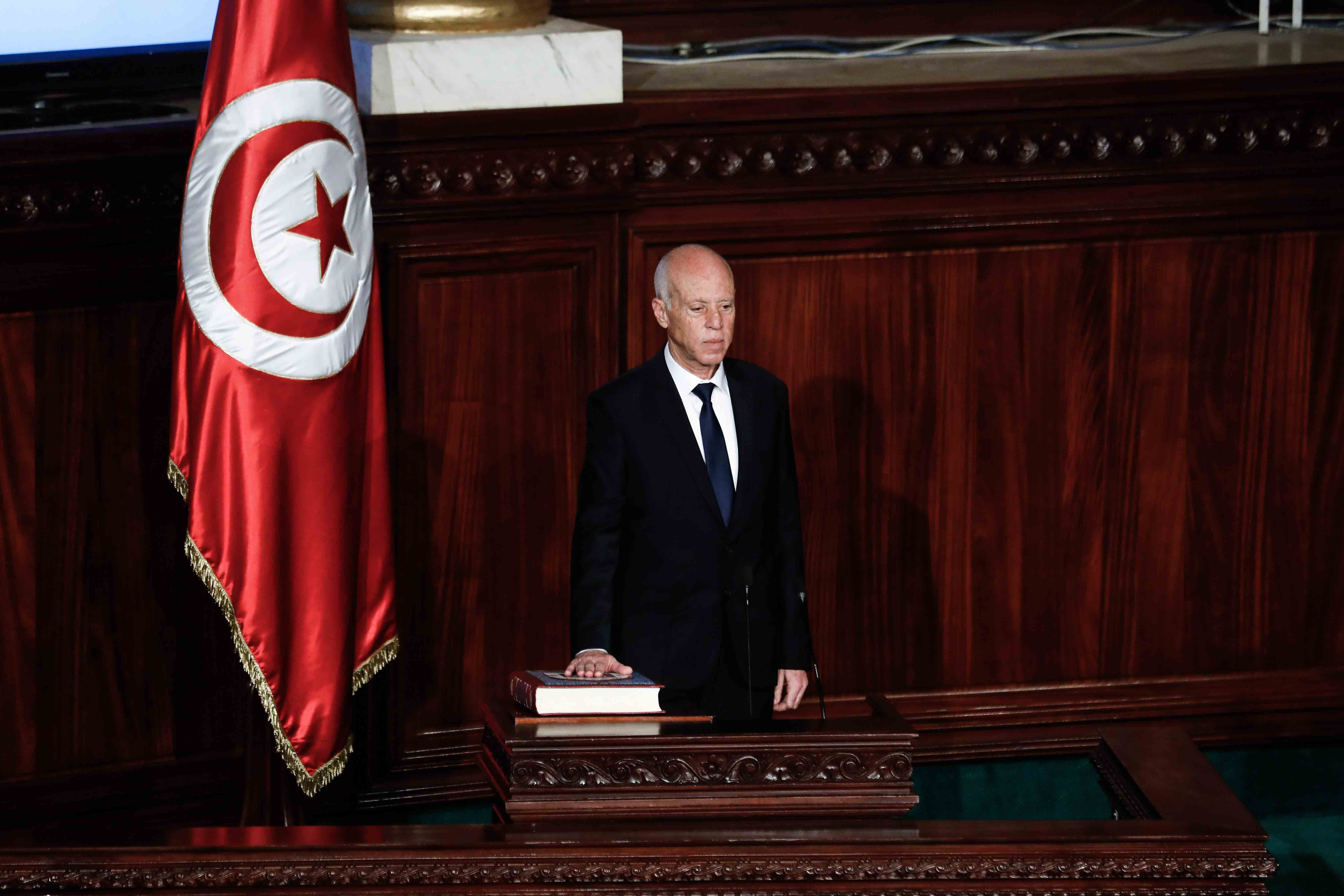 تونس ترسخ ديمقراطيتها بانتقال سلس للسلطة 
