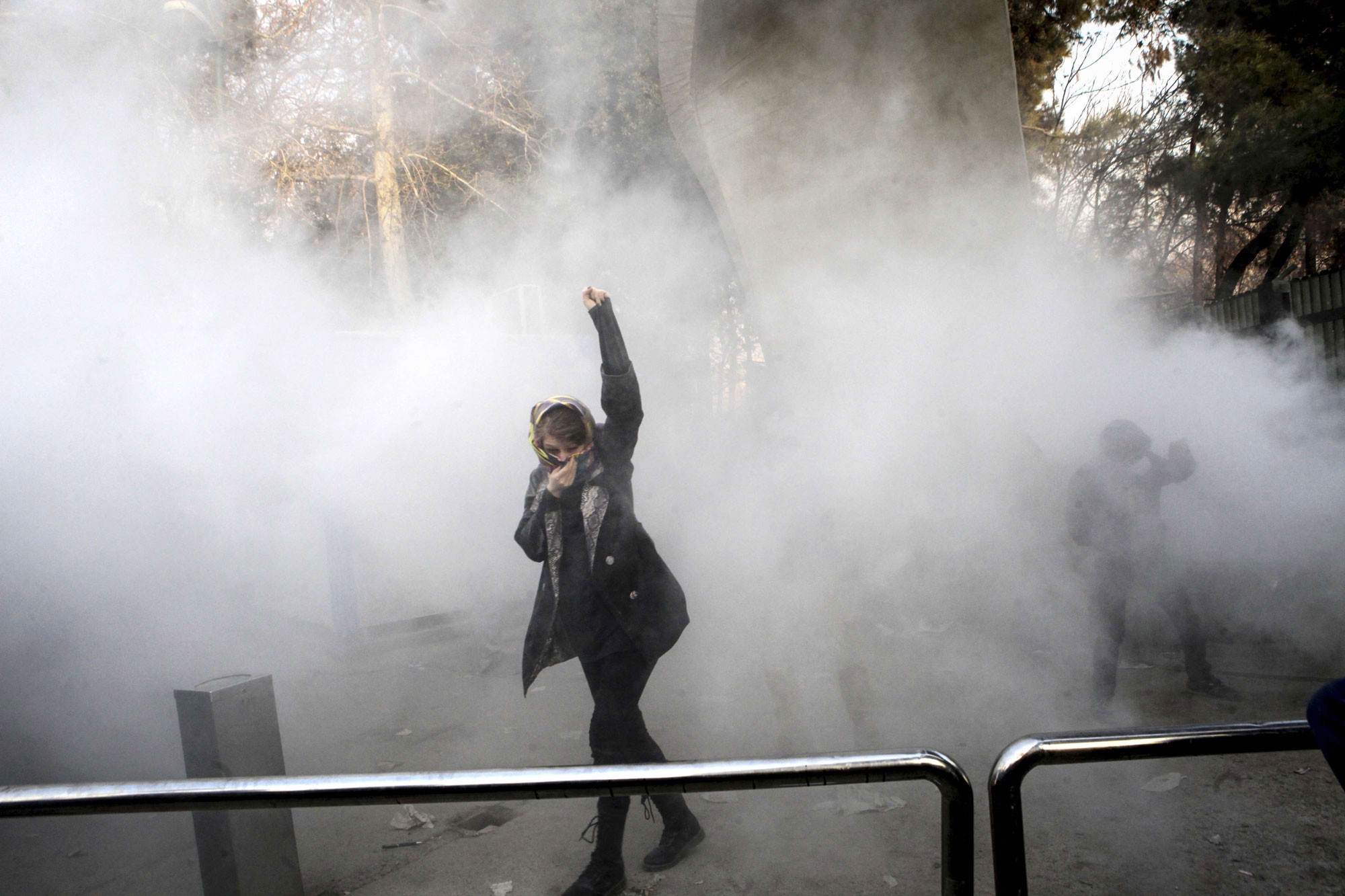 الايرانيون انتفضوا في السابق احتجاجا على الفساد وسوء الأوضاع المعيشية والاقتصادية