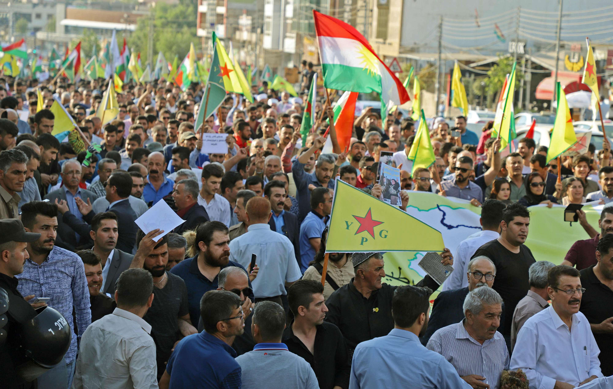 أكراد العراق يتظاهرون تنديدا بالعدوان التركي على نظرائهم السوريين