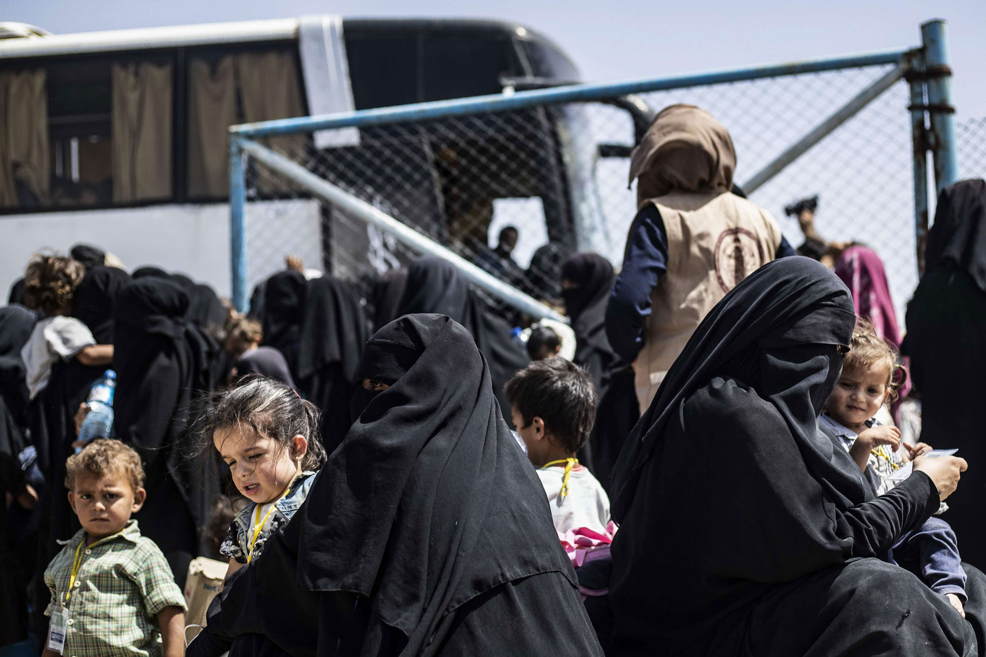 الادارة الكردية تشرف على مخيمات وسجون تضم آلاف الأسرى من جهاديي وجهاديات داعش