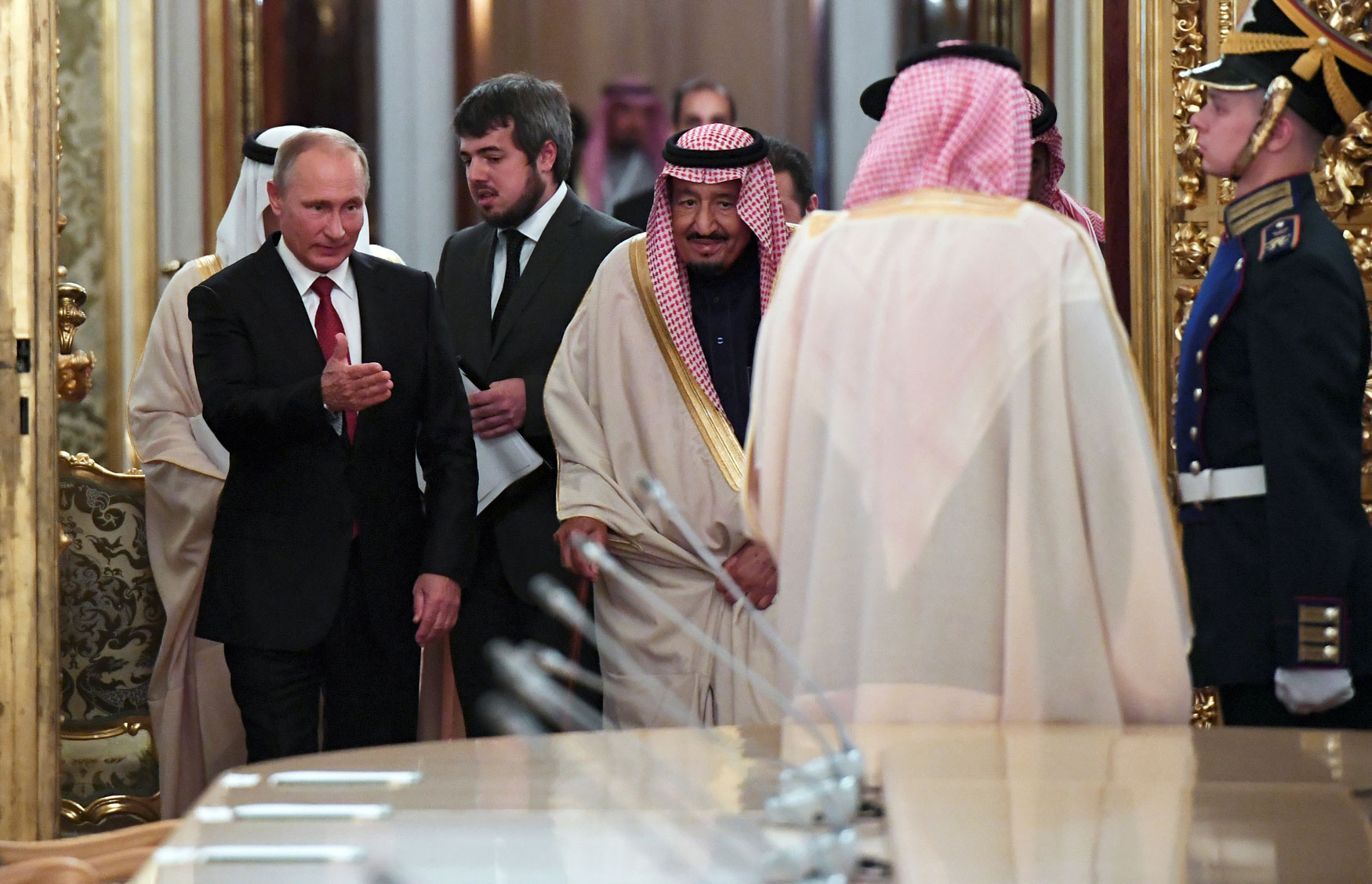 الرئيس الروسي فلاديمير بوتين والعاهل السعودي سلمان بن عبدالعزيز