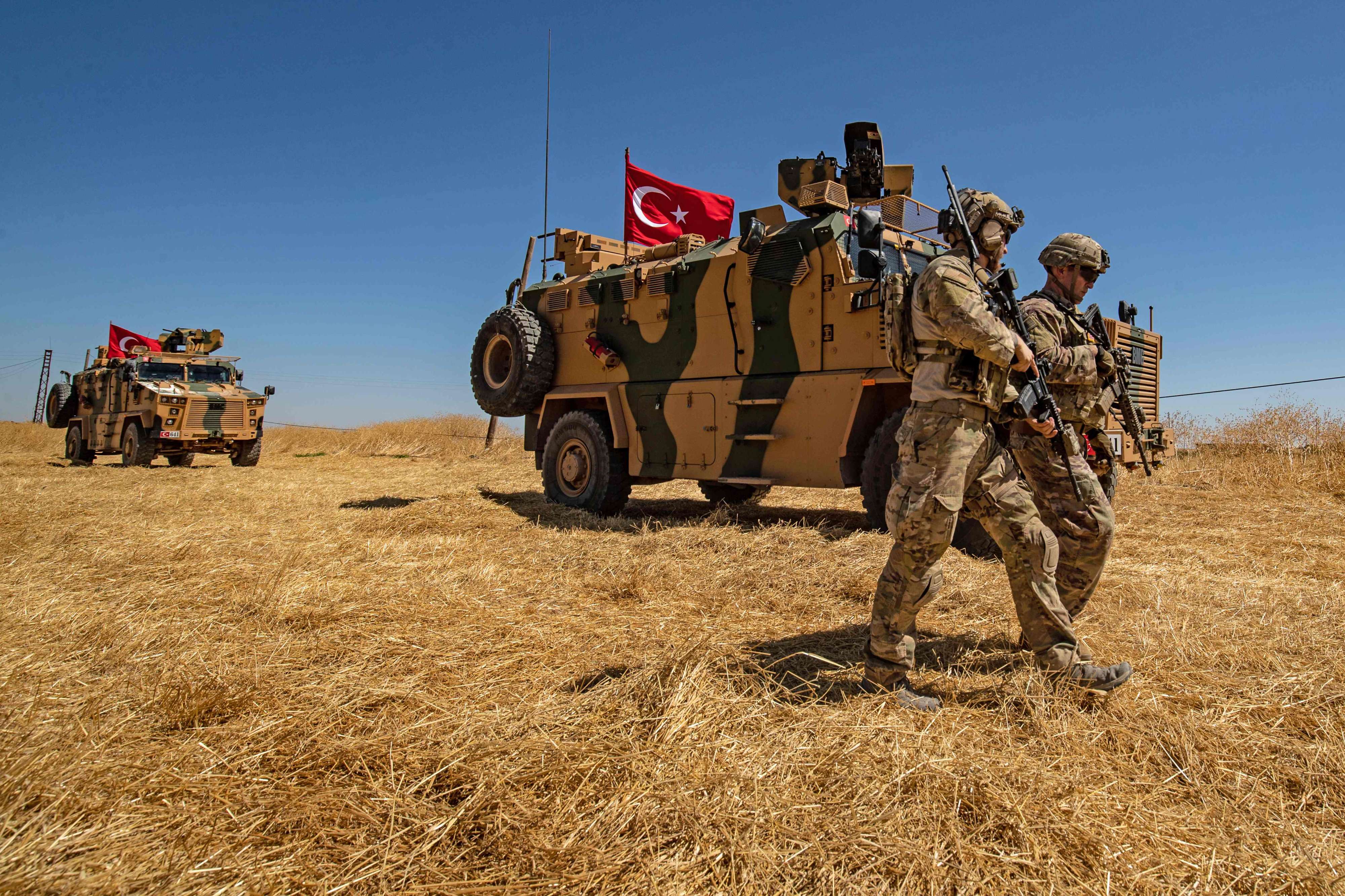 تركيا تستكمل الاستعدادات العسكرية لمعركة الفرات