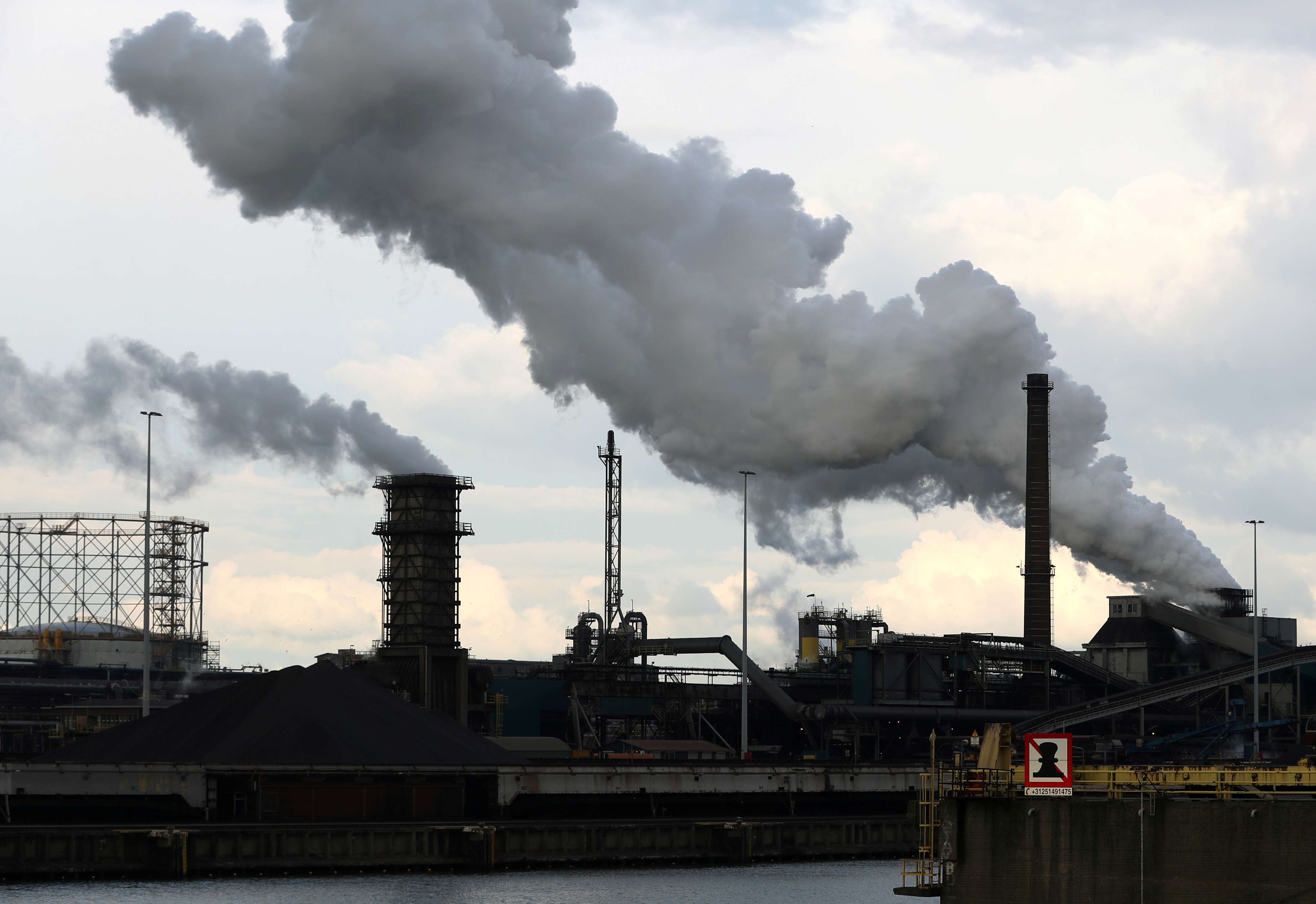 انبعاثات الملوثات 