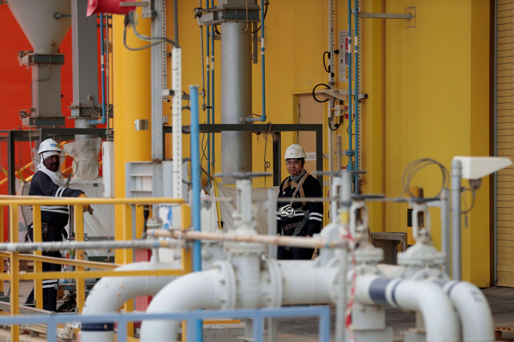 الإمارات تضخ نحو ثلاثة ملايين من النفط يوميا وتنتج نحو 10,5 مليار قدم مكعب من الغاز 