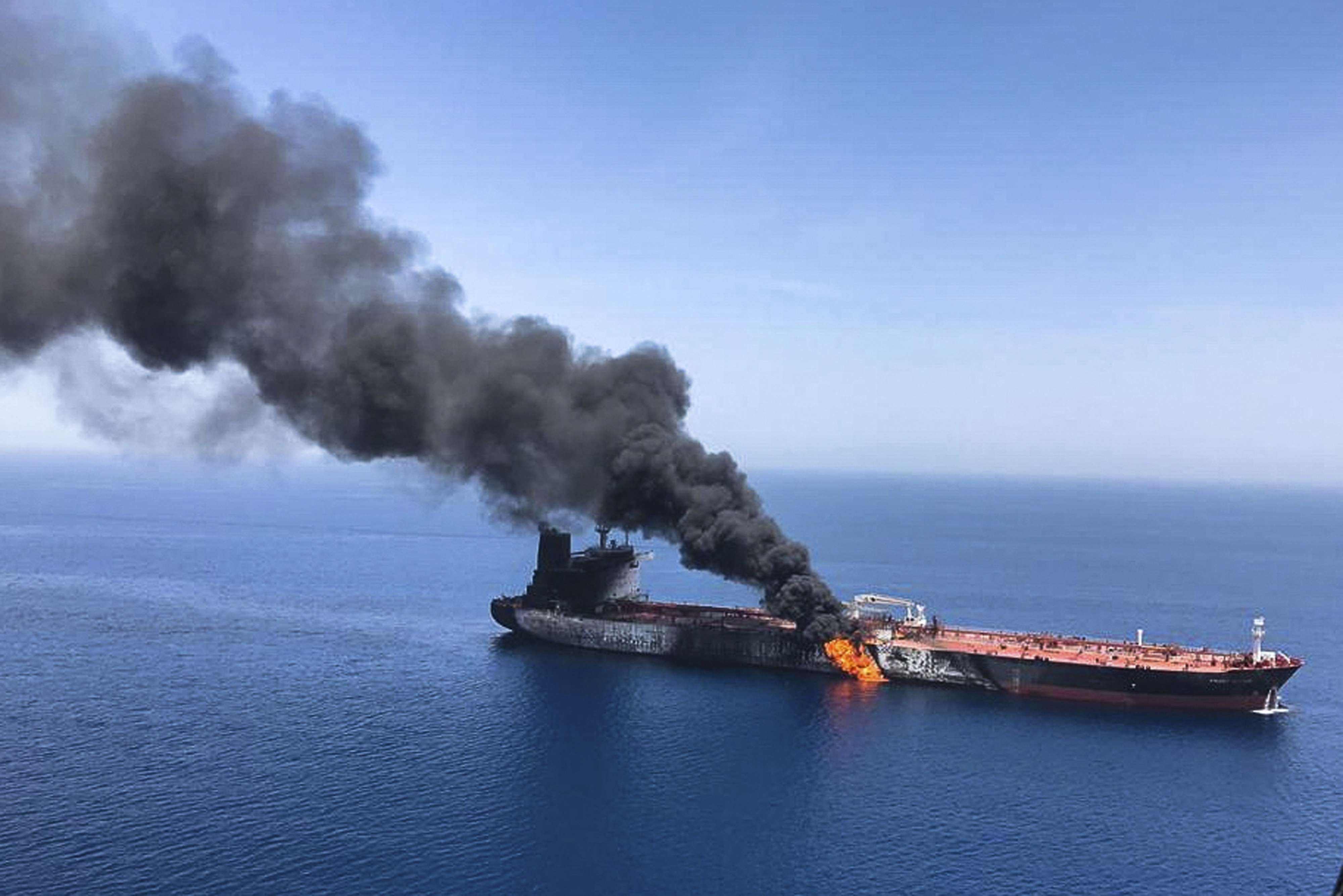 إيران أججت التوتر في المنطقة باستهداف ناقلات نفط في تصعيد خطير هدد أمن الملاحة البحرية