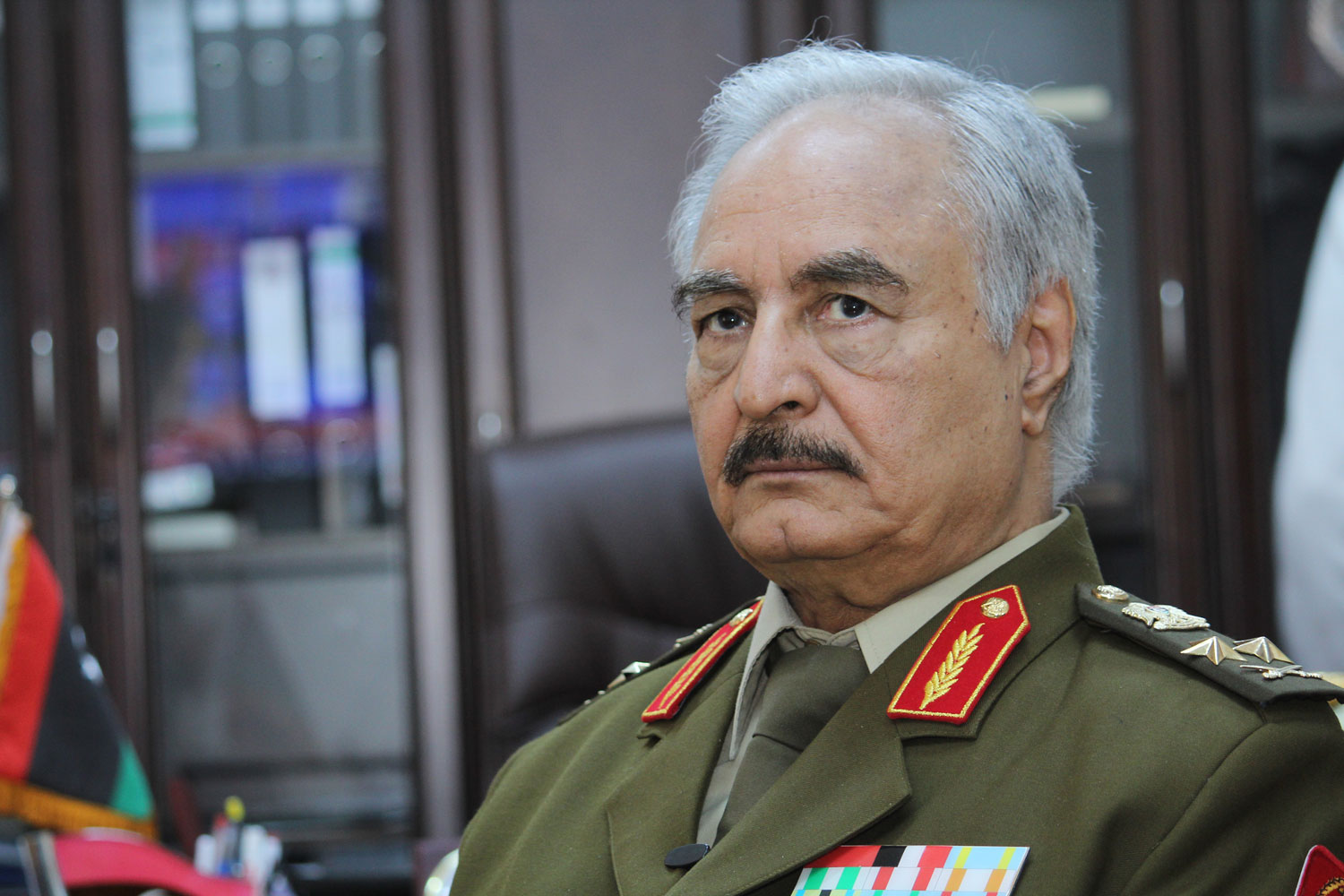 قائد قوات الجيش الوطني الليبي المشير خليفة حفتر