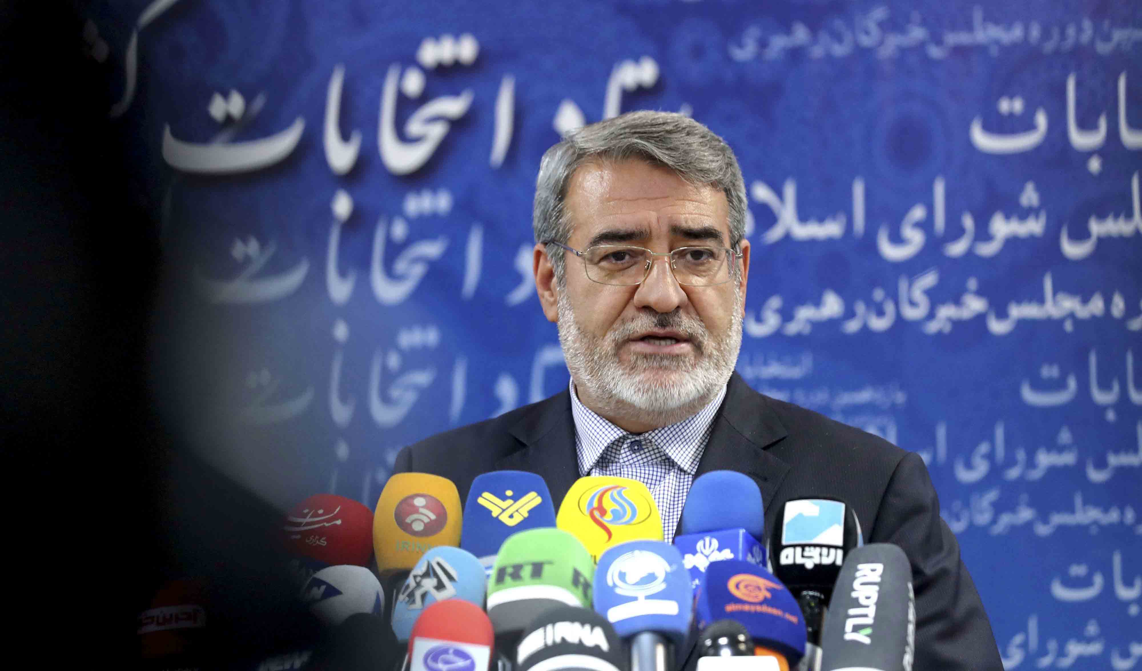 وزير الداخلية الإيراني يتمتع بحصانة خامنئي 