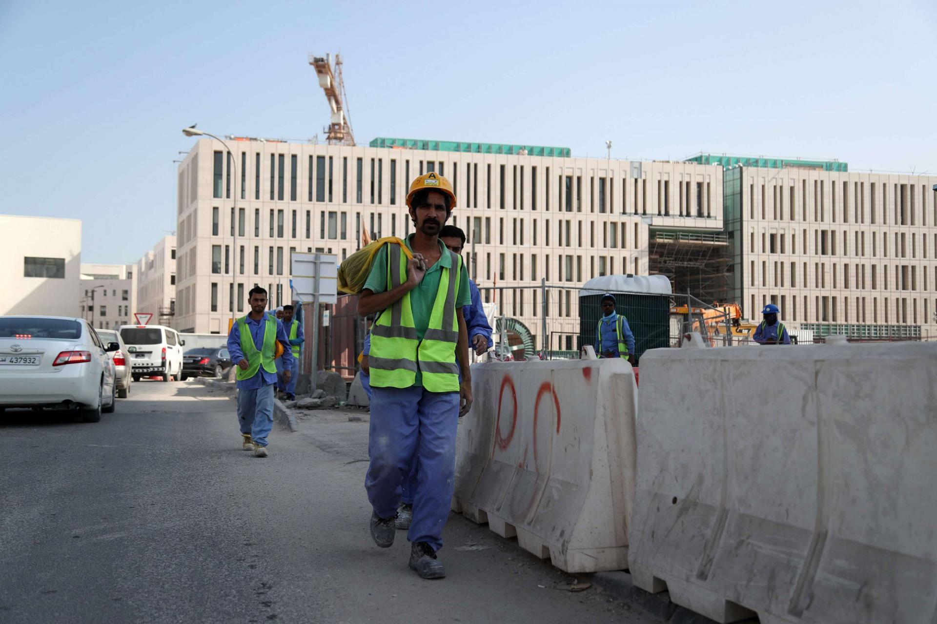 العمال في قطر