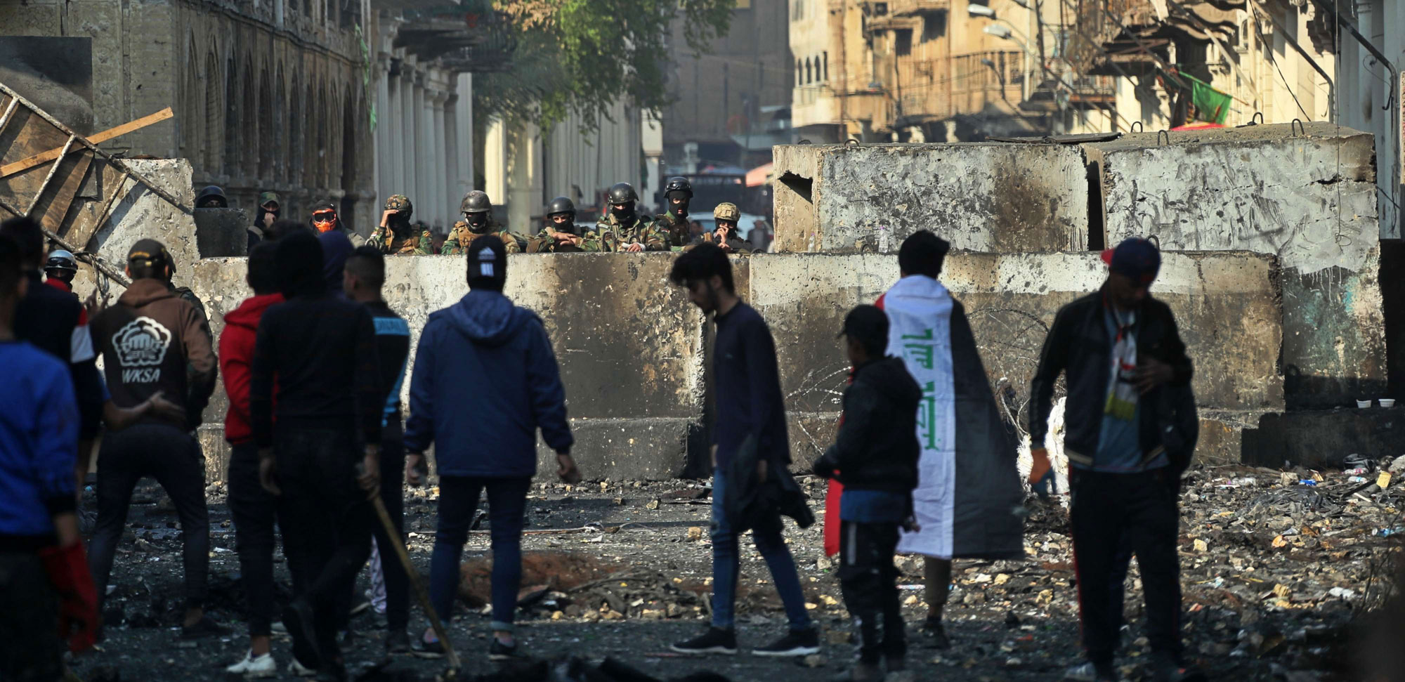 كرّ وفرّ بين المحتجين وقوات الأمن العراقية
