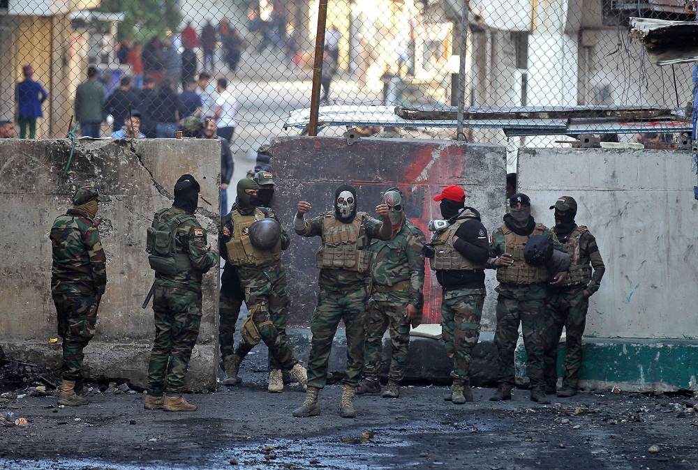 قوات الأمن العراقية متهمة بقتل مئات المحتجين بالرصاص الحي