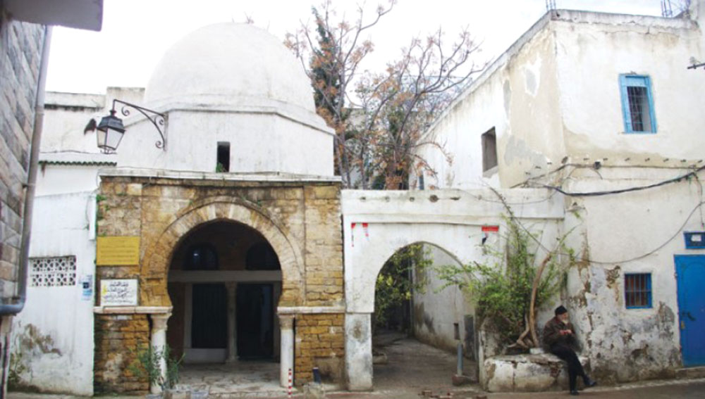 آثار ومؤلفات كثيرة