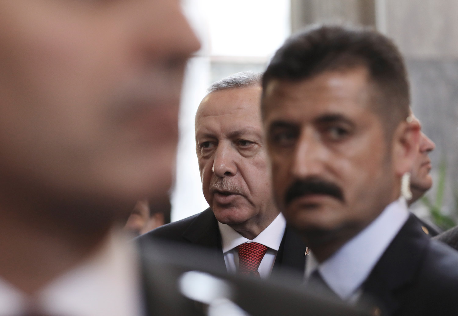 صفقات أردوغان مع الجماعات الإرهابية لم تعد خفية