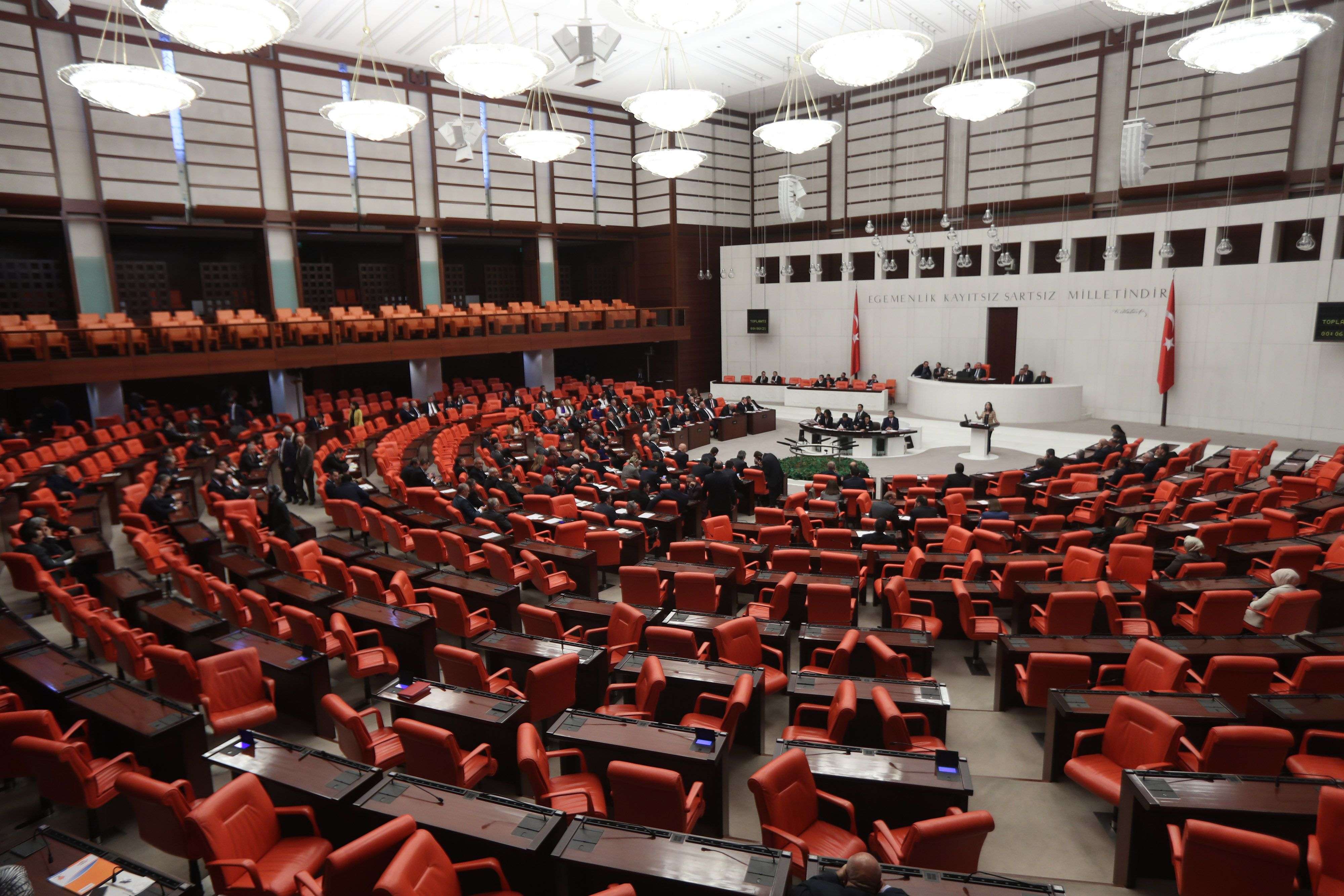 البرلمان التركي يشرع لنتهاك القانون الدولي بالتدخل عسركيا في ليبيا