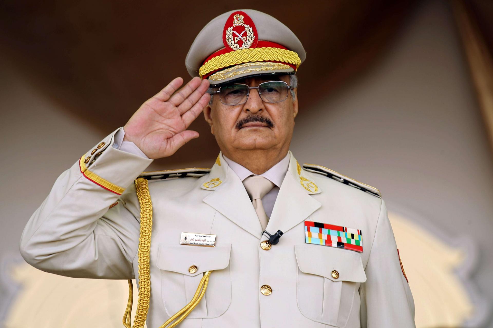 حفتر يصر على حل الميليشيات والجماعات الارهابية الداعمة لحكومة الوفاق