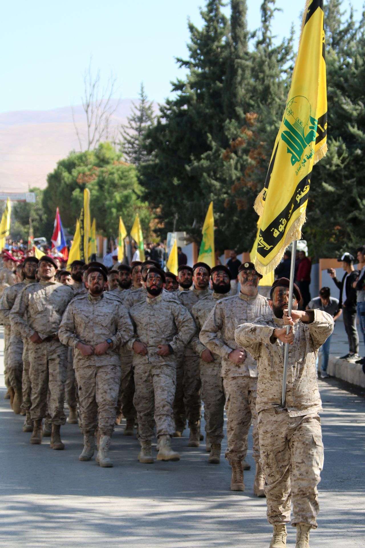 بريطانيا تنهي الفصل في تصنيف حزب الله على قائمة الإرهاب بين جناحيه العسكري والسياسي