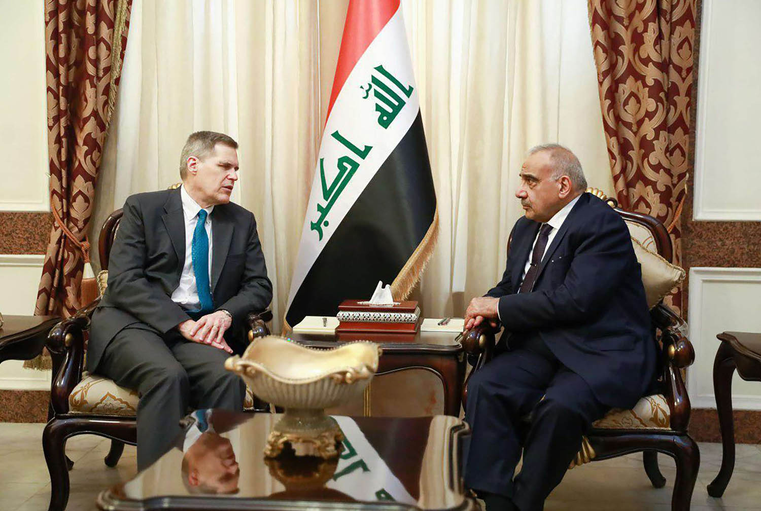 رئيس الوزراء العراقي المستقيل عادل عبدالمهدي يستقبل السفير الأميركي في بغداد ماثيو تولر