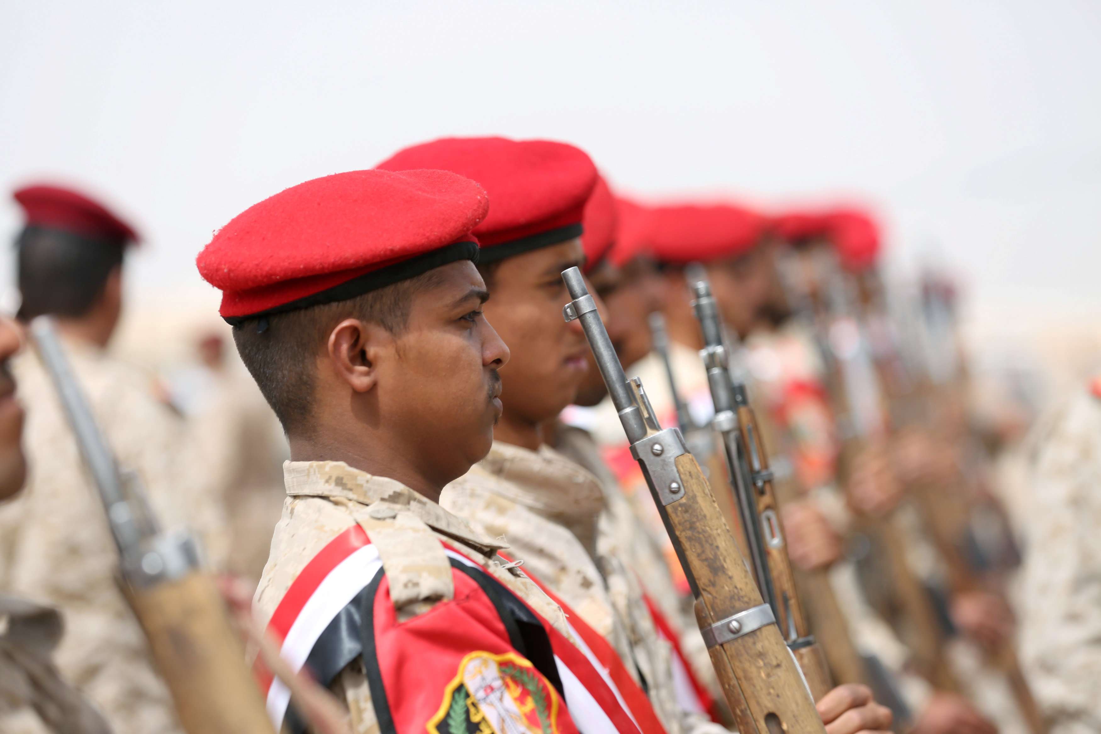 الرئيس اليمني: على الجيش البقاء في حالة تأهب قصوى