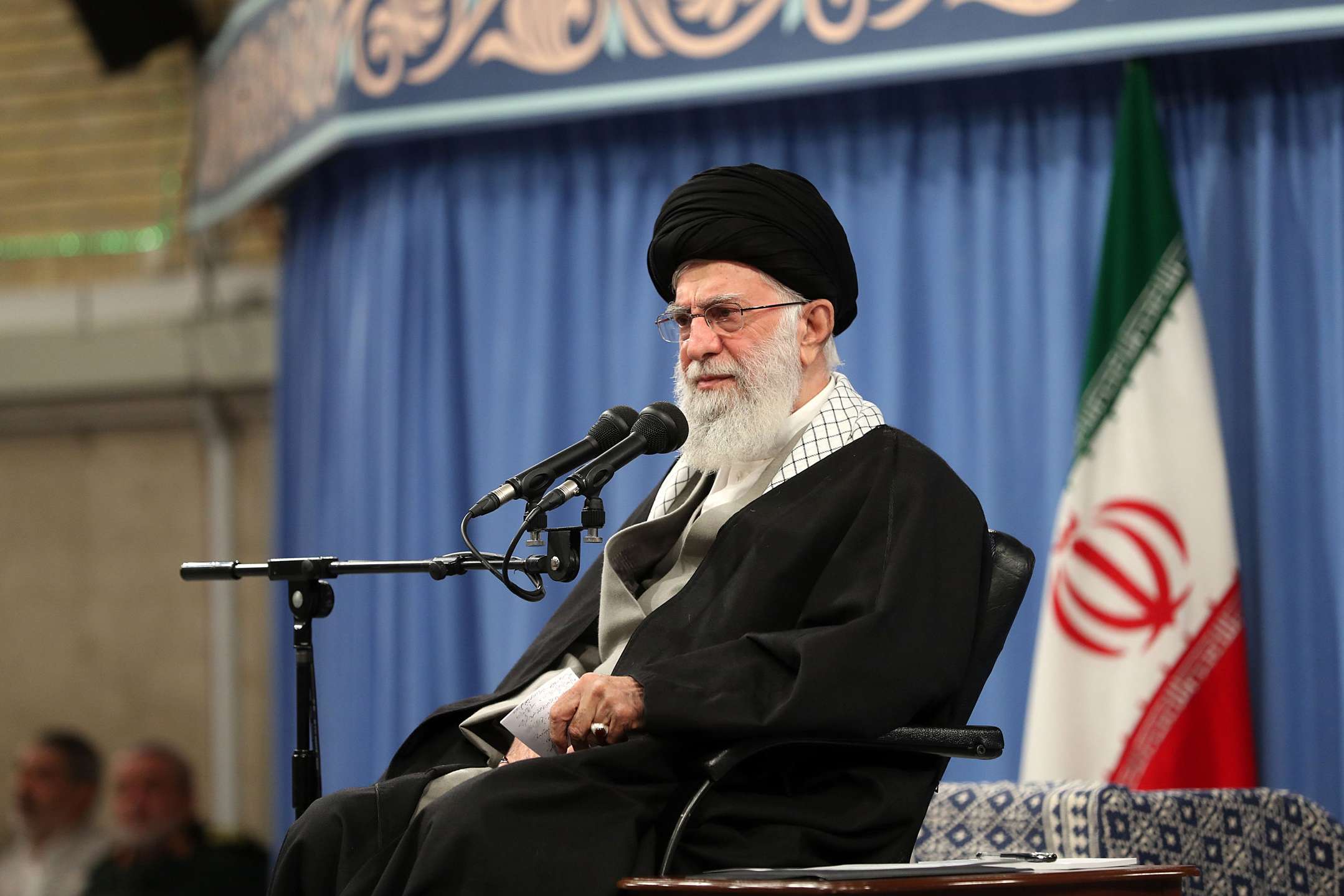 هزيمة ثقيلة لمرشد ايران اذا كان الاقبال محدودا في الانتخابات
