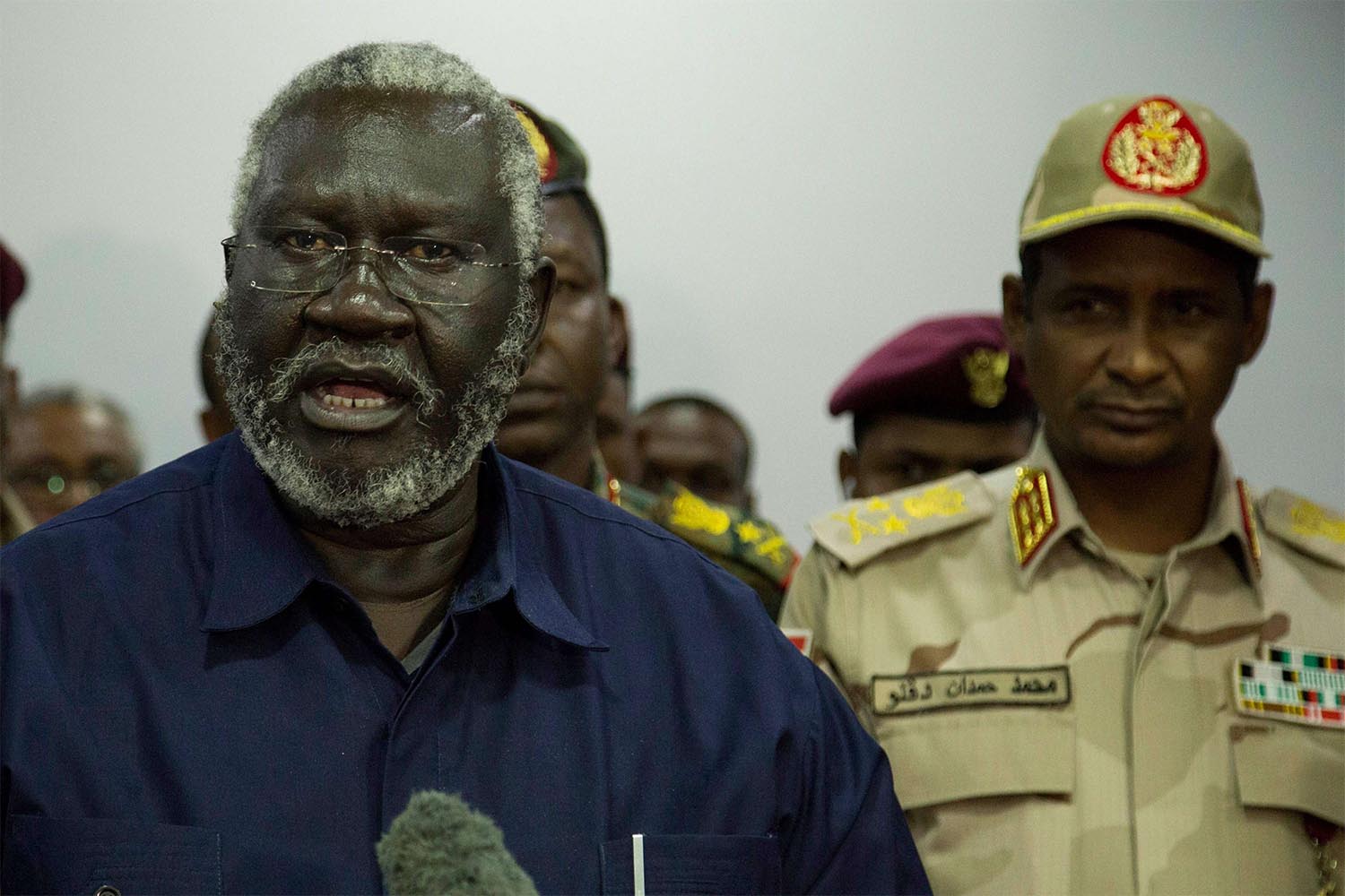 Blue Nile state rebel leader Malik Agar (L) flanked by Sudanese Deputy head of the Transitional Military Council, General Mohamed Hamdan Daglo (R)