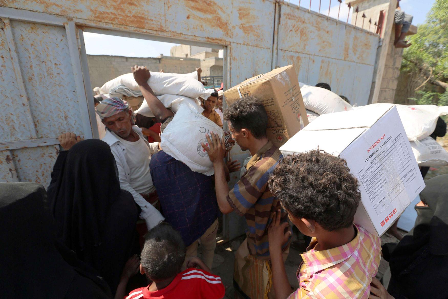 المساعدات الانسانية في اليمن