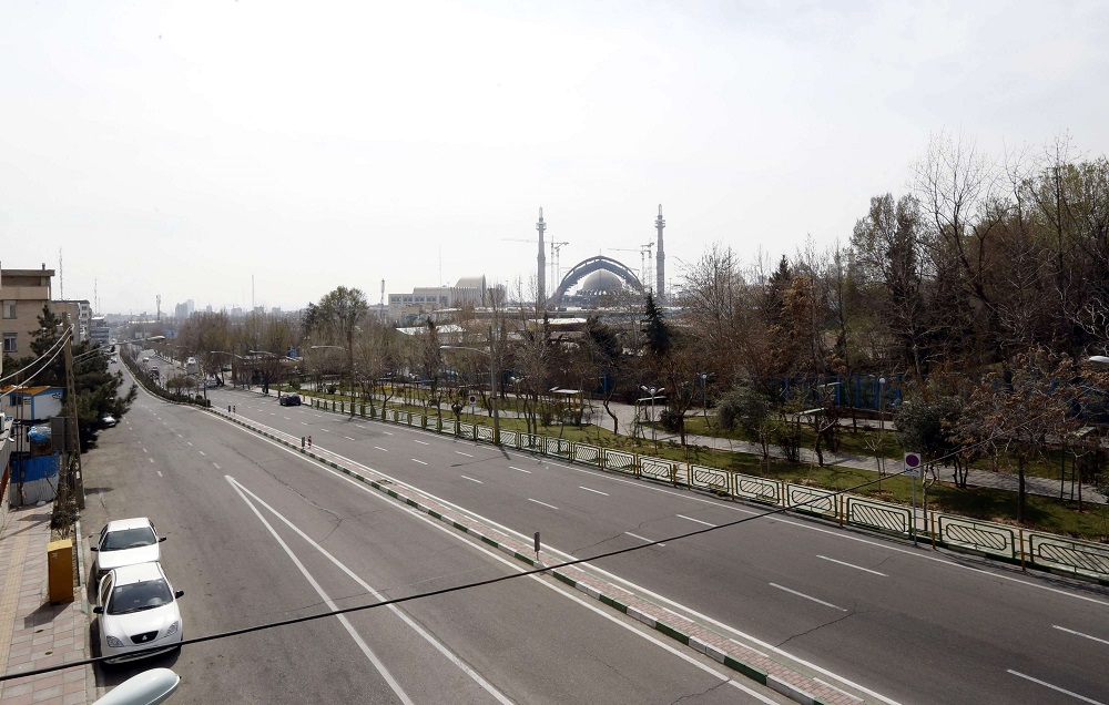 شوارع ايران مقفرة بسبب انتشار كورونا