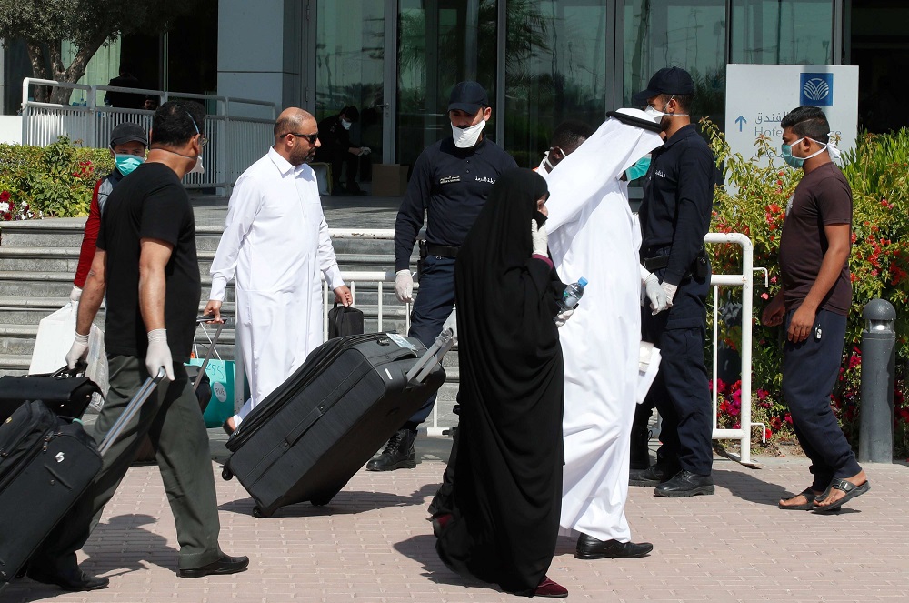 الخليجيون ياملون في منع انتشار الفيروس مع انطلاق حزمة الاجراءات