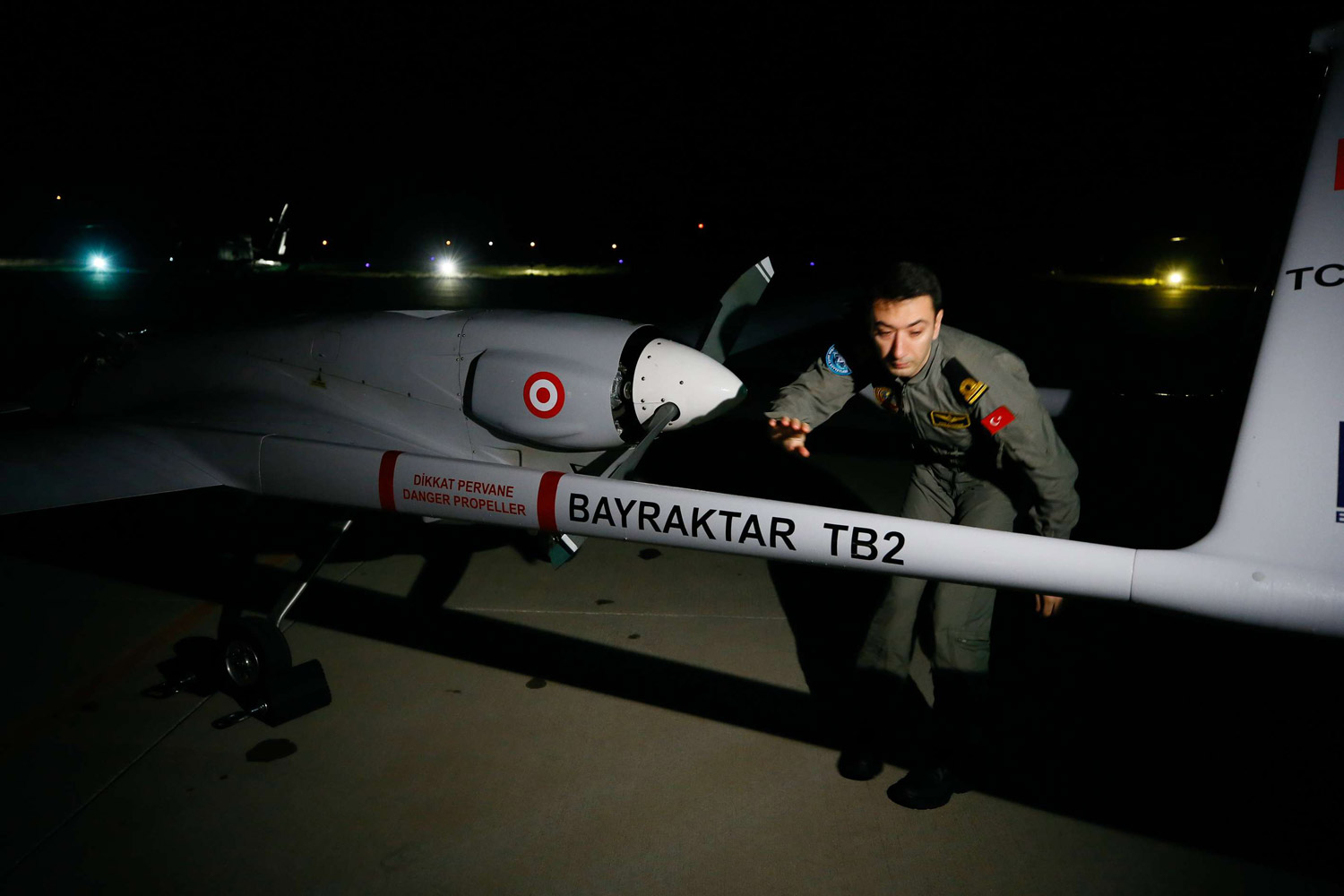 معارك الطائرات التركية تدار على وسائل الإعلام