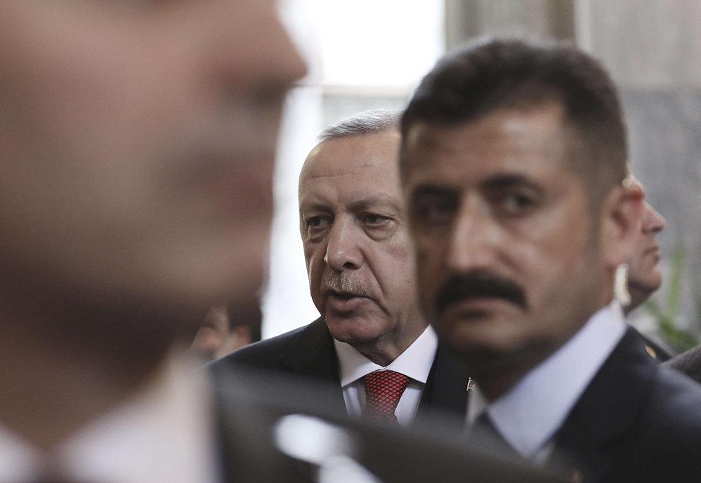 فور عودته من برلين أمر أردوغان بشحن الأسلحة إلى طرابلس