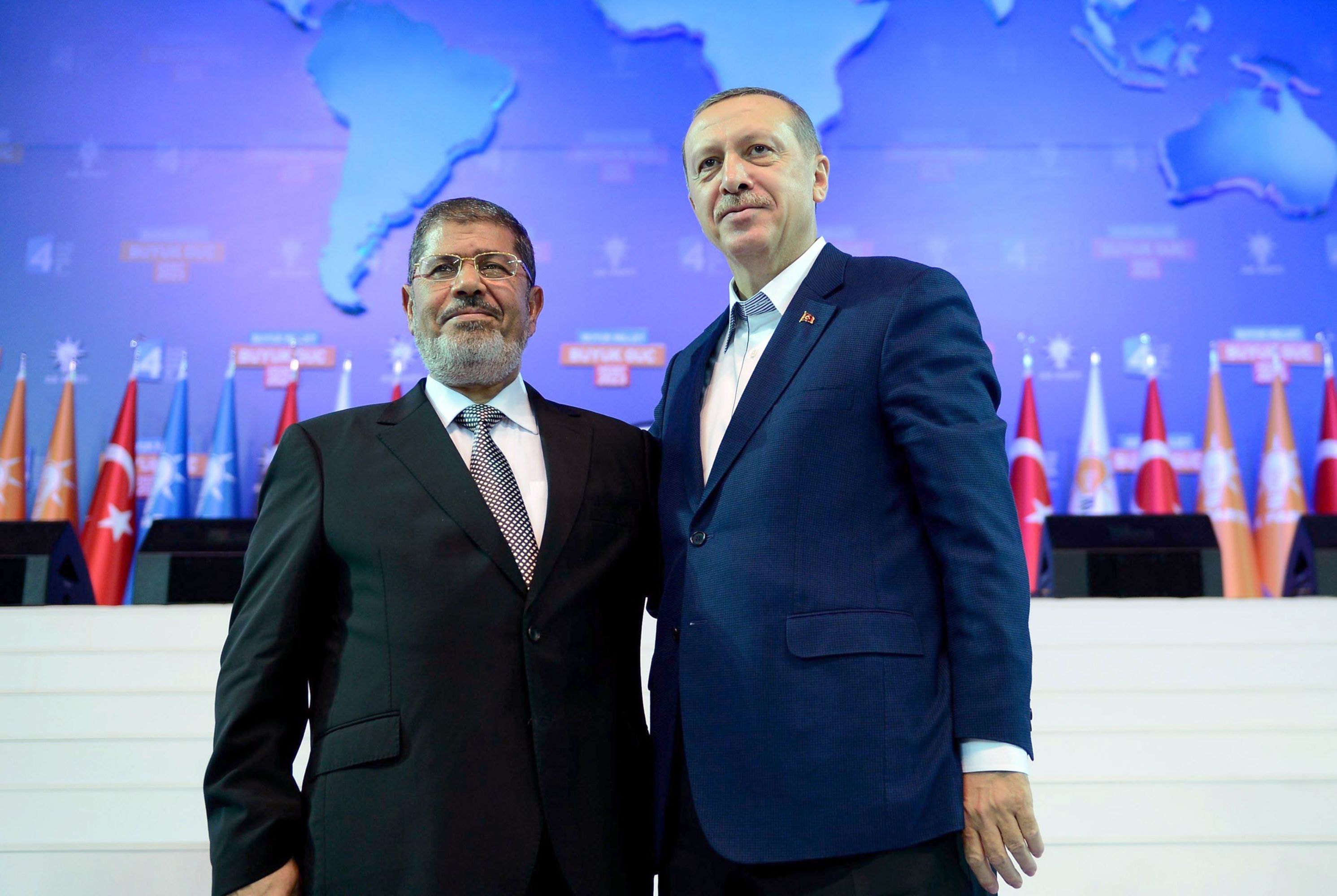 الرئيس التركي رجب طيب اردوغان والرئيس المصري السابق محمد مرسي