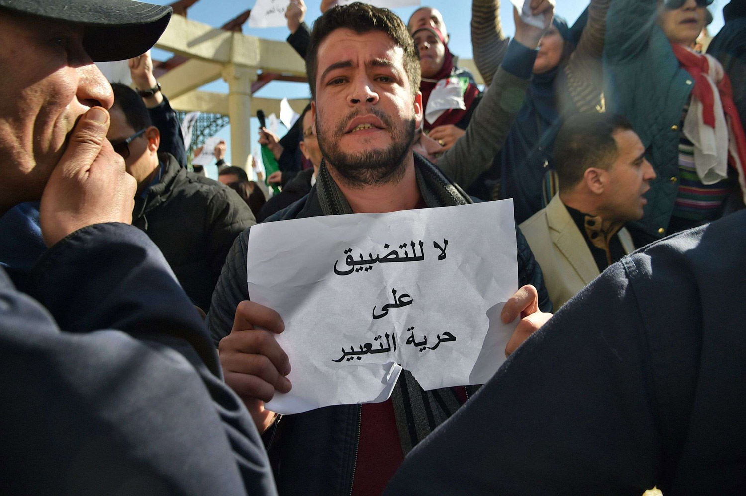 مخاوف من استغلال أزمة كورونا للتضييق على الحريات في الجزائر