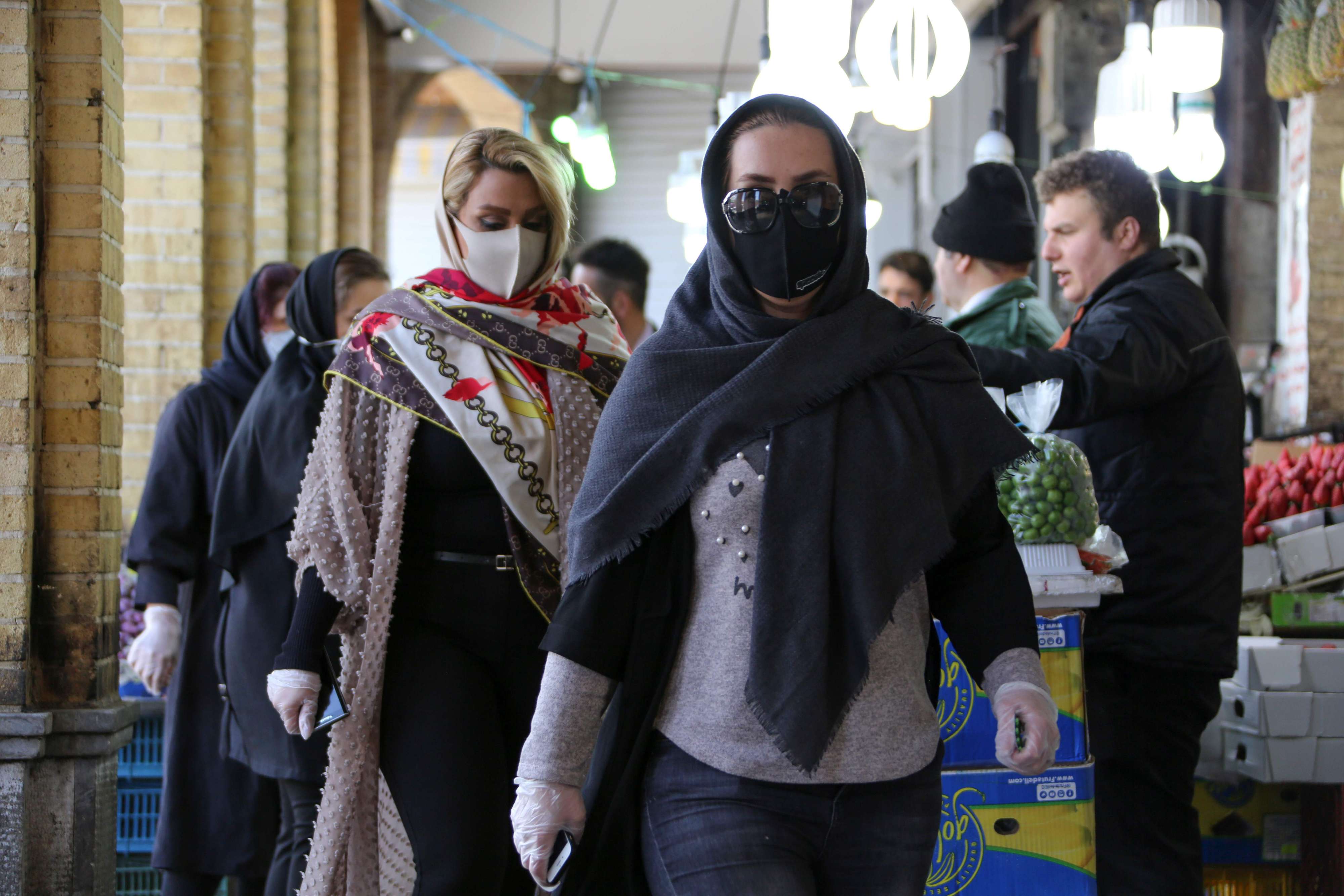 الفيروس لا يزال ينتشر بقوة في ايران مع ارتفاع عدد الوفيات