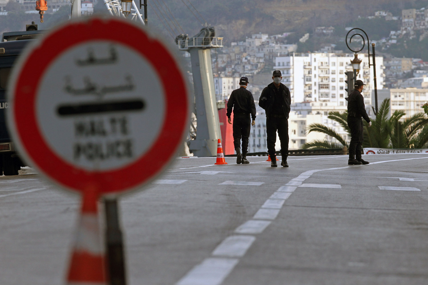 المراقبة مستمرة لقطع الطريق على المحتكرين في الجزائر