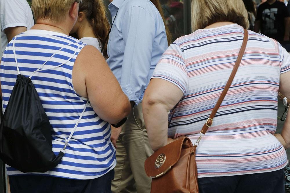 امرأتان تعانيان من زيادة الوزن في نيويورك